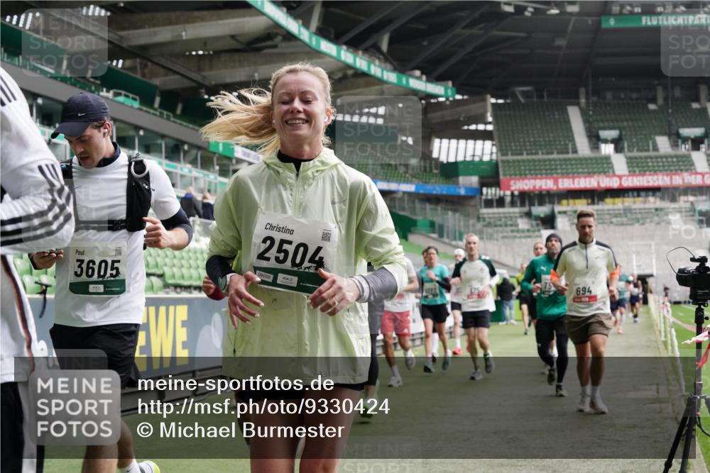 05.10.2025 - 20. swb-Marathon Bremen Michael Burmester http://msf.ph/oto/9330424 05.10.2025 13:00:27 Laufen im Stadion 47, 52, 271, 283, 491, 498, 575, 627, 694, 860, 954, 978, 1017, 1116, 1182, 1471, 1525, 1548, 1606, 1806, 1968, 2007, 2504, 2518, 2609, 2745, 2822, 2915, 3040, 3104, 3160, 3169, 3177, 3230, 3237, 3293, 3549, 3605, 3783, 4034, 4035, 4046, 4181, 4202, 4220, 4502, 4592, 4661, 4788, 4824, 4879, 5183, 5272, 5329, 5610, 5627, 5663, 5836, 5841, 6027, 6057, 6126, 6208, 6389, 6440, 6523, 6536, 6636, 6674, 6704, 6762, 6881, 7295, 7307, 7537, 7598, 7679, 8258, 8699 meine-sportfotos.de