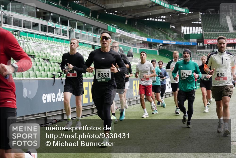 05.10.2025 - 20. swb-Marathon Bremen Michael Burmester http://msf.ph/oto/9330431 05.10.2025 13:00:29 Laufen im Stadion 47, 52, 271, 283, 491, 498, 575, 627, 694, 860, 954, 978, 1017, 1116, 1182, 1423, 1471, 1525, 1548, 1606, 1806, 1968, 2007, 2504, 2518, 2609, 2668, 2745, 2806, 2822, 2915, 3040, 3104, 3160, 3169, 3177, 3230, 3237, 3293, 3549, 3605, 3783, 4034, 4035, 4046, 4181, 4202, 4216, 4220, 4502, 4592, 4661, 4788, 4824, 4879, 5183, 5272, 5329, 5610, 5627, 5663, 5836, 5841, 6027, 6057, 6126, 6208, 6389, 6440, 6523, 6536, 6636, 6674, 6704, 6762, 6881, 7295, 7307, 7537, 7598, 7679, 8258 meine-sportfotos.de