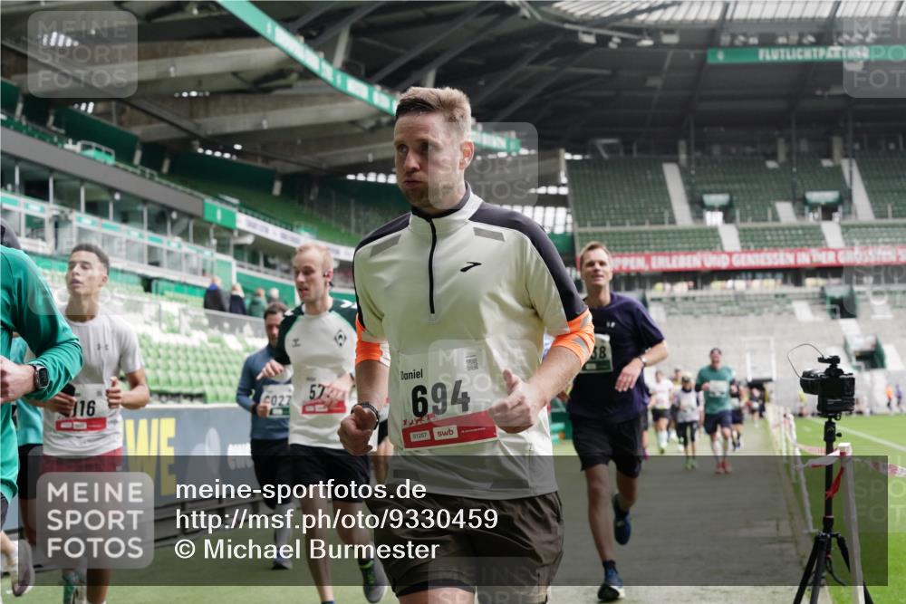05.10.2025 - 20. swb-Marathon Bremen Michael Burmester http://msf.ph/oto/9330459 05.10.2025 13:00:31 Laufen im Stadion 47, 52, 72, 271, 283, 491, 498, 575, 627, 694, 860, 954, 1017, 1116, 1182, 1423, 1471, 1525, 1606, 1806, 1968, 2007, 2504, 2518, 2609, 2668, 2745, 2806, 2822, 2915, 3040, 3104, 3160, 3169, 3177, 3230, 3237, 3293, 3549, 3605, 3783, 3979, 4034, 4035, 4046, 4181, 4202, 4216, 4220, 4502, 4592, 4661, 4788, 4824, 4879, 5183, 5272, 5329, 5610, 5627, 5663, 5836, 5841, 6027, 6057, 6126, 6208, 6389, 6440, 6523, 6536, 6636, 6674, 6704, 6762, 6881, 7295, 7307, 7537, 7598, 7679 meine-sportfotos.de