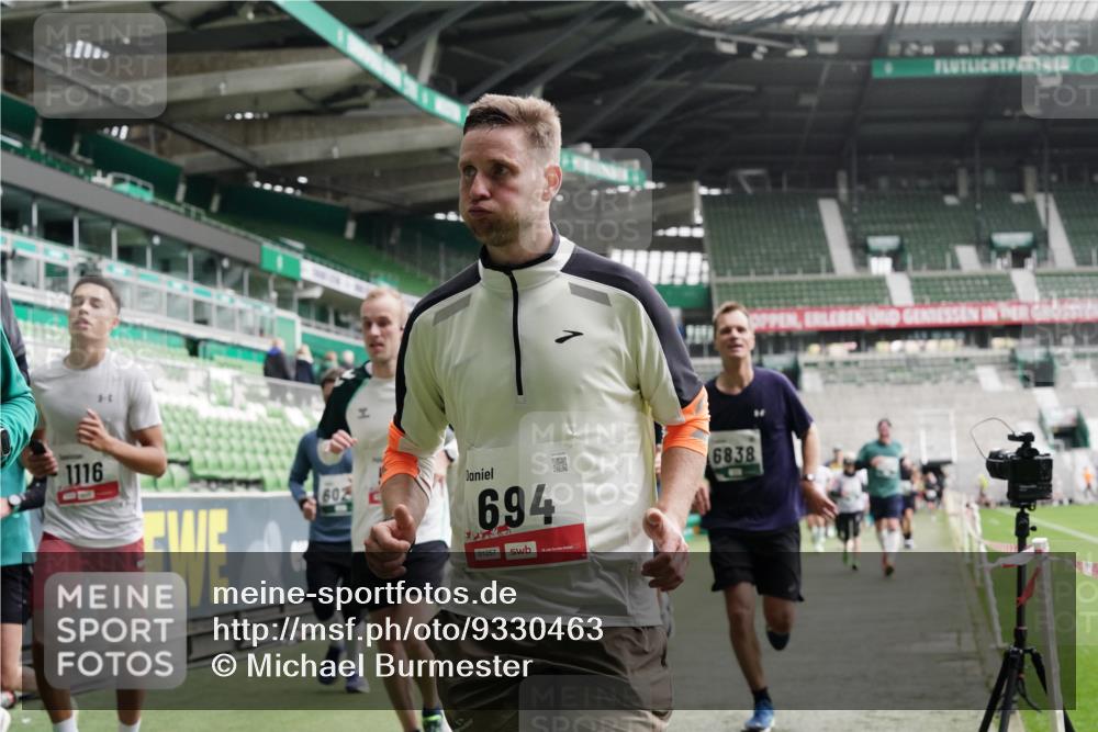 05.10.2025 - 20. swb-Marathon Bremen Michael Burmester http://msf.ph/oto/9330463 05.10.2025 13:00:31 Laufen im Stadion 47, 52, 72, 271, 283, 491, 498, 575, 627, 694, 860, 954, 1017, 1116, 1182, 1423, 1471, 1525, 1606, 1806, 1968, 2007, 2504, 2518, 2609, 2668, 2745, 2806, 2822, 2915, 3040, 3104, 3160, 3169, 3177, 3230, 3237, 3293, 3549, 3605, 3783, 3979, 4034, 4035, 4046, 4181, 4202, 4216, 4220, 4502, 4592, 4661, 4788, 4824, 4879, 5183, 5272, 5329, 5610, 5627, 5663, 5836, 5841, 6027, 6057, 6126, 6208, 6389, 6440, 6523, 6536, 6636, 6674, 6704, 6762, 6881, 7295, 7307, 7537, 7598, 7679 meine-sportfotos.de