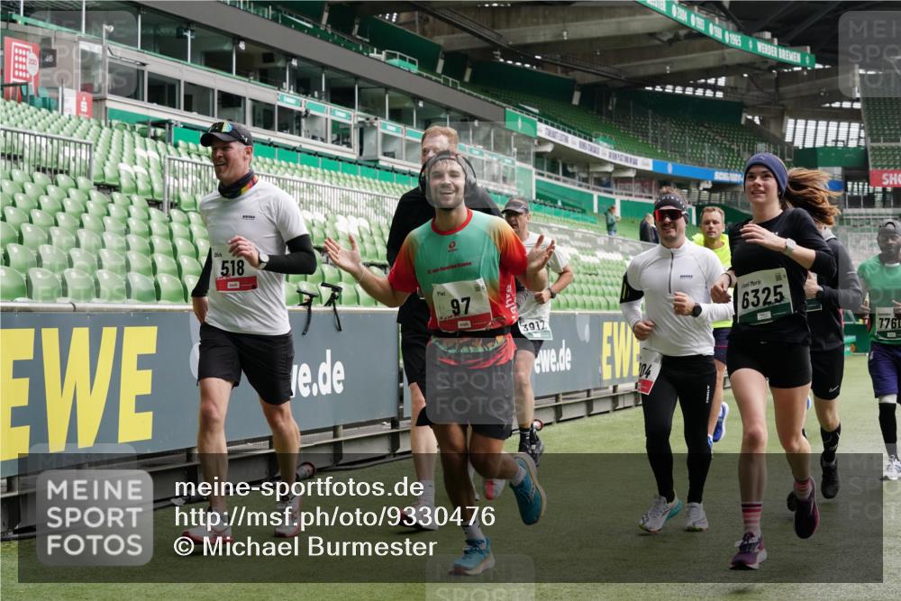 05.10.2025 - 20. swb-Marathon Bremen Michael Burmester http://msf.ph/oto/9330476 05.10.2025 13:02:32 Laufen im Stadion 97, 293, 518, 616, 721, 729, 772, 828, 843, 921, 1030, 1121, 1256, 1348, 1405, 1452, 1704, 1733, 1744, 1856, 1899, 1924, 1944, 2143, 2272, 2306, 2393, 2772, 2774, 2910, 2912, 3053, 3206, 3217, 3424, 3525, 3526, 3861, 3917, 3926, 3930, 4017, 4018, 4129, 4322, 4409, 4444, 4464, 4477, 4481, 4564, 4688, 4705, 4714, 4817, 4847, 4885, 4985, 5652, 5755, 5884, 5893, 5934, 6157, 6325, 6328, 6382, 7217, 7407, 7433, 7659, 8526, 8957, 152, 428, 493, 1361, 1759, 1933, 2245, 2555, 2796 meine-sportfotos.de