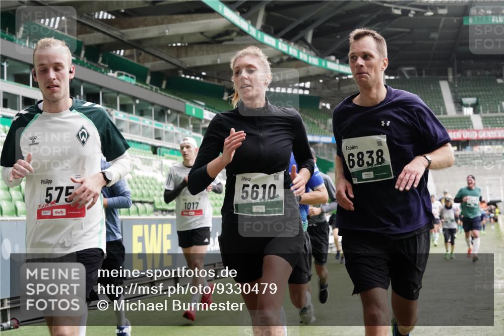 05.10.2025 - 20. swb-Marathon Bremen Michael Burmester http://msf.ph/oto/9330479 05.10.2025 13:00:32 Laufen im Stadion 47, 52, 72, 271, 283, 491, 498, 575, 627, 694, 860, 954, 1017, 1116, 1182, 1423, 1471, 1525, 1606, 1806, 1968, 2007, 2446, 2504, 2518, 2609, 2668, 2745, 2806, 2822, 2915, 3040, 3104, 3160, 3169, 3177, 3230, 3237, 3293, 3549, 3605, 3783, 3979, 4034, 4035, 4046, 4181, 4202, 4216, 4220, 4502, 4592, 4661, 4788, 4824, 4879, 5183, 5272, 5329, 5610, 5627, 5663, 5836, 5841, 6027, 6057, 6126, 6208, 6389, 6440, 6523, 6536, 6636, 6674, 6704, 6762, 6881, 7307, 7537, 7598, 7679 meine-sportfotos.de