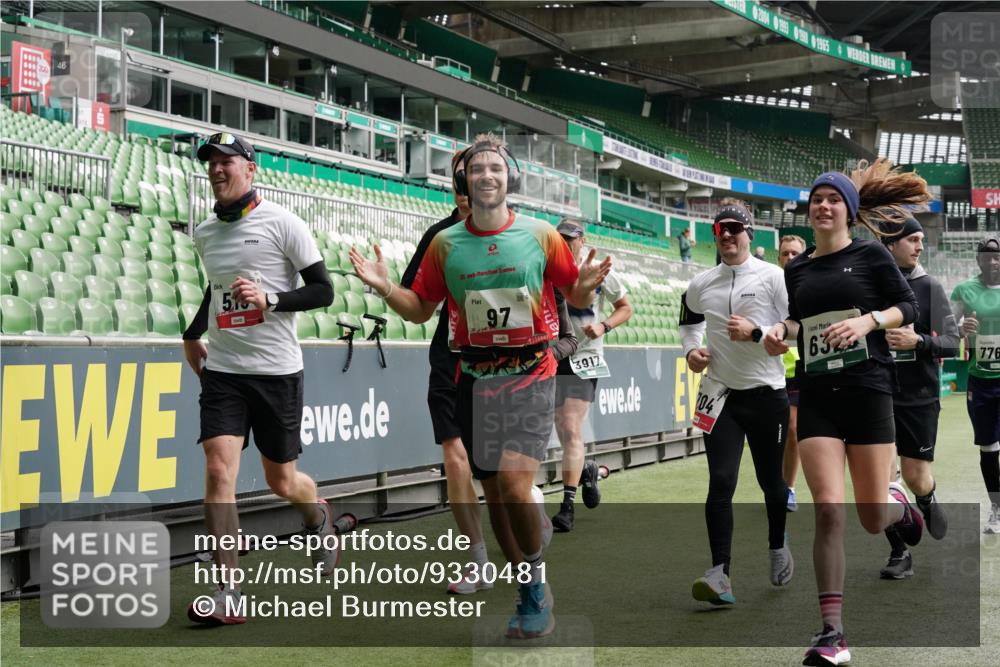05.10.2025 - 20. swb-Marathon Bremen Michael Burmester http://msf.ph/oto/9330481 05.10.2025 13:02:33 Laufen im Stadion 97, 293, 518, 616, 721, 729, 772, 828, 843, 921, 1030, 1121, 1256, 1348, 1405, 1452, 1704, 1733, 1744, 1856, 1899, 1924, 1944, 2143, 2272, 2306, 2393, 2772, 2774, 2910, 2912, 3206, 3217, 3424, 3525, 3526, 3861, 3917, 3926, 3930, 4017, 4018, 4129, 4322, 4409, 4444, 4464, 4477, 4481, 4564, 4688, 4705, 4714, 4817, 4847, 4885, 4985, 5652, 5755, 5884, 5893, 5934, 6157, 6325, 6328, 6382, 7217, 7407, 7433, 7659, 8526, 8957, 428, 493, 1361, 1759, 1933, 2245, 2555, 2796 meine-sportfotos.de