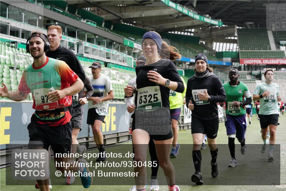 05.10.2025 - 20. swb-Marathon Bremen Michael Burmester http://msf.ph/oto/9330485 05.10.2025 13:02:33 Laufen im Stadion 97, 293, 518, 616, 721, 729, 772, 828, 843, 921, 1030, 1121, 1256, 1348, 1405, 1452, 1704, 1733, 1744, 1856, 1899, 1924, 1944, 2143, 2272, 2306, 2393, 2772, 2774, 2910, 2912, 3206, 3217, 3424, 3525, 3526, 3861, 3917, 3926, 3930, 4017, 4018, 4129, 4322, 4409, 4444, 4464, 4477, 4481, 4564, 4688, 4705, 4714, 4817, 4847, 4885, 4985, 5652, 5755, 5884, 5893, 5934, 6157, 6325, 6328, 6382, 7217, 7407, 7433, 7659, 8526, 8957, 428, 493, 1361, 1759, 1933, 2245, 2555, 2796 meine-sportfotos.de