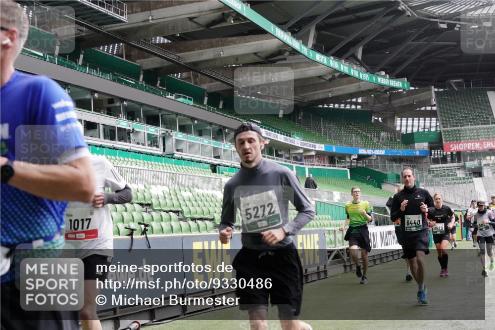 05.10.2025 - 20. swb-Marathon Bremen Michael Burmester http://msf.ph/oto/9330486 05.10.2025 13:00:34 Laufen im Stadion 47, 52, 72, 271, 283, 491, 498, 575, 627, 694, 860, 954, 1017, 1116, 1182, 1423, 1471, 1606, 1806, 1968, 2007, 2446, 2504, 2518, 2609, 2668, 2745, 2806, 2822, 2915, 3040, 3104, 3160, 3169, 3177, 3230, 3237, 3293, 3549, 3604, 3605, 3783, 3979, 4034, 4035, 4046, 4181, 4202, 4216, 4502, 4592, 4661, 4788, 4824, 4879, 5183, 5272, 5329, 5610, 5627, 5663, 5836, 5841, 6027, 6057, 6126, 6208, 6389, 6440, 6523, 6536, 6636, 6674, 6704, 6762, 6881, 7307, 7537, 7598 meine-sportfotos.de