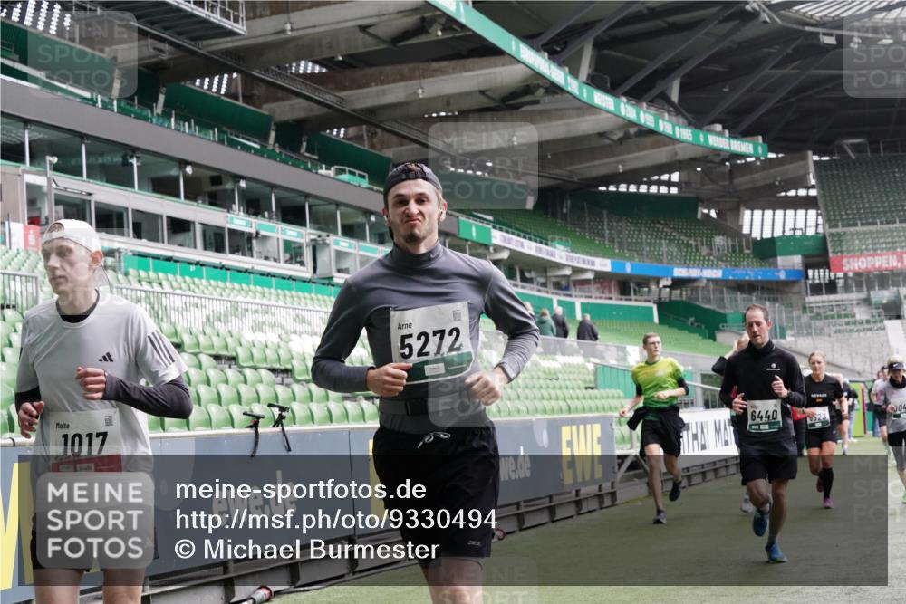 05.10.2025 - 20. swb-Marathon Bremen Michael Burmester http://msf.ph/oto/9330494 05.10.2025 13:00:34 Laufen im Stadion 47, 52, 72, 271, 283, 491, 498, 575, 627, 694, 860, 954, 1017, 1116, 1182, 1423, 1471, 1606, 1806, 1968, 2007, 2446, 2504, 2518, 2609, 2668, 2745, 2806, 2822, 2915, 3040, 3104, 3160, 3169, 3177, 3230, 3237, 3293, 3549, 3604, 3605, 3783, 3979, 4034, 4035, 4046, 4181, 4202, 4216, 4502, 4592, 4661, 4788, 4824, 4879, 5183, 5272, 5329, 5610, 5627, 5663, 5836, 5841, 6027, 6057, 6126, 6208, 6389, 6440, 6523, 6536, 6636, 6674, 6704, 6762, 6881, 7307, 7537, 7598 meine-sportfotos.de