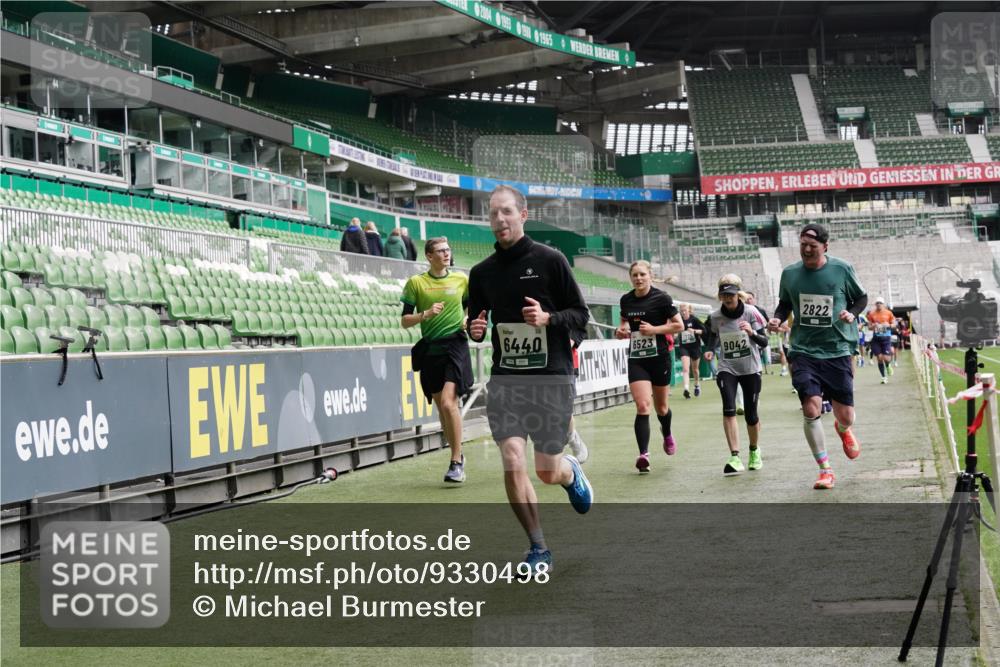 05.10.2025 - 20. swb-Marathon Bremen Michael Burmester http://msf.ph/oto/9330498 05.10.2025 13:00:35 Laufen im Stadion 47, 52, 72, 271, 283, 491, 498, 575, 627, 694, 860, 1017, 1116, 1182, 1423, 1471, 1606, 1806, 1968, 2007, 2446, 2504, 2518, 2609, 2668, 2745, 2806, 2822, 2915, 3040, 3104, 3160, 3169, 3177, 3230, 3237, 3293, 3549, 3604, 3605, 3979, 4034, 4035, 4046, 4181, 4202, 4216, 4502, 4592, 4661, 4788, 4824, 4879, 5011, 5183, 5272, 5329, 5610, 5627, 5663, 5836, 5841, 6027, 6057, 6126, 6208, 6389, 6440, 6523, 6536, 6636, 6674, 6704, 6762, 6881, 7307, 7537, 7598 meine-sportfotos.de
