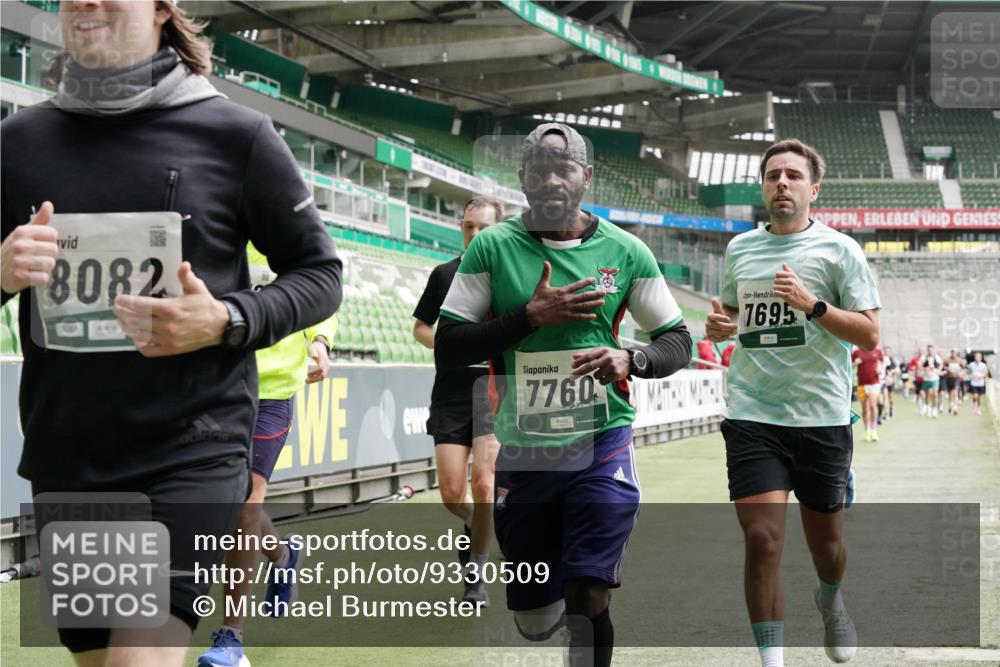 05.10.2025 - 20. swb-Marathon Bremen Michael Burmester http://msf.ph/oto/9330509 05.10.2025 13:02:35 Laufen im Stadion 97, 293, 518, 616, 721, 729, 772, 828, 843, 921, 1030, 1121, 1256, 1348, 1405, 1452, 1704, 1733, 1744, 1856, 1899, 1924, 1944, 2143, 2272, 2306, 2393, 2772, 2774, 2910, 2912, 3206, 3217, 3424, 3525, 3526, 3861, 3917, 3926, 3930, 4017, 4018, 4129, 4321, 4322, 4444, 4464, 4477, 4481, 4564, 4688, 4705, 4714, 4817, 4847, 4885, 4985, 5652, 5755, 5884, 5893, 6157, 6325, 6328, 6382, 7217, 7407, 7433, 7659, 8526, 8957, 428, 493, 1361, 1759, 1933, 2245, 2555, 2796 meine-sportfotos.de