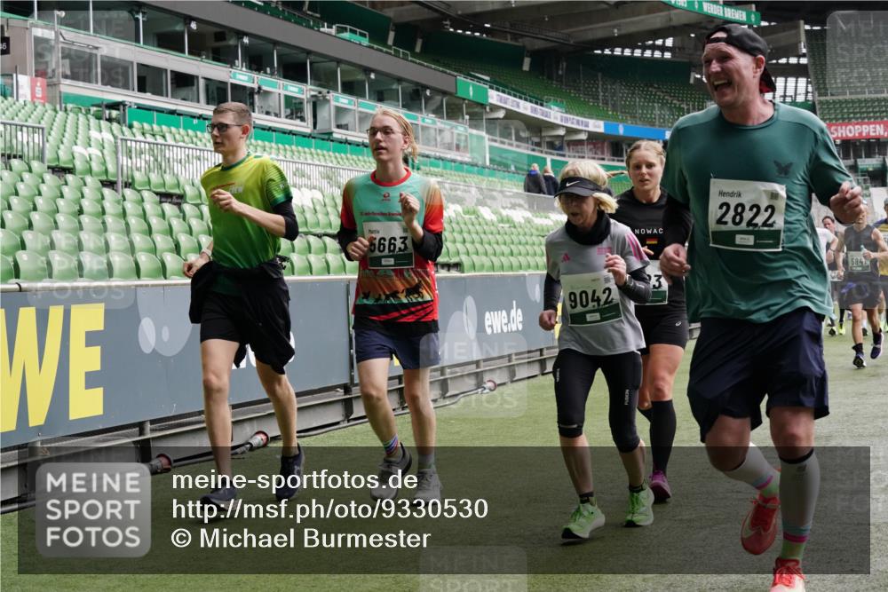 05.10.2025 - 20. swb-Marathon Bremen Michael Burmester http://msf.ph/oto/9330530 05.10.2025 13:00:38 Laufen im Stadion 47, 52, 72, 271, 283, 491, 498, 575, 627, 694, 860, 1017, 1116, 1182, 1423, 1471, 1606, 1806, 1968, 2007, 2446, 2504, 2518, 2668, 2706, 2745, 2806, 2822, 2915, 3040, 3104, 3160, 3177, 3230, 3237, 3293, 3360, 3549, 3604, 3605, 3979, 4034, 4035, 4046, 4202, 4216, 4263, 4502, 4592, 4661, 4788, 4824, 4879, 5011, 5183, 5272, 5329, 5610, 5627, 5663, 5836, 5841, 6027, 6057, 6126, 6208, 6389, 6440, 6523, 6636, 6674, 6704, 6762, 6881, 7537, 7598 meine-sportfotos.de