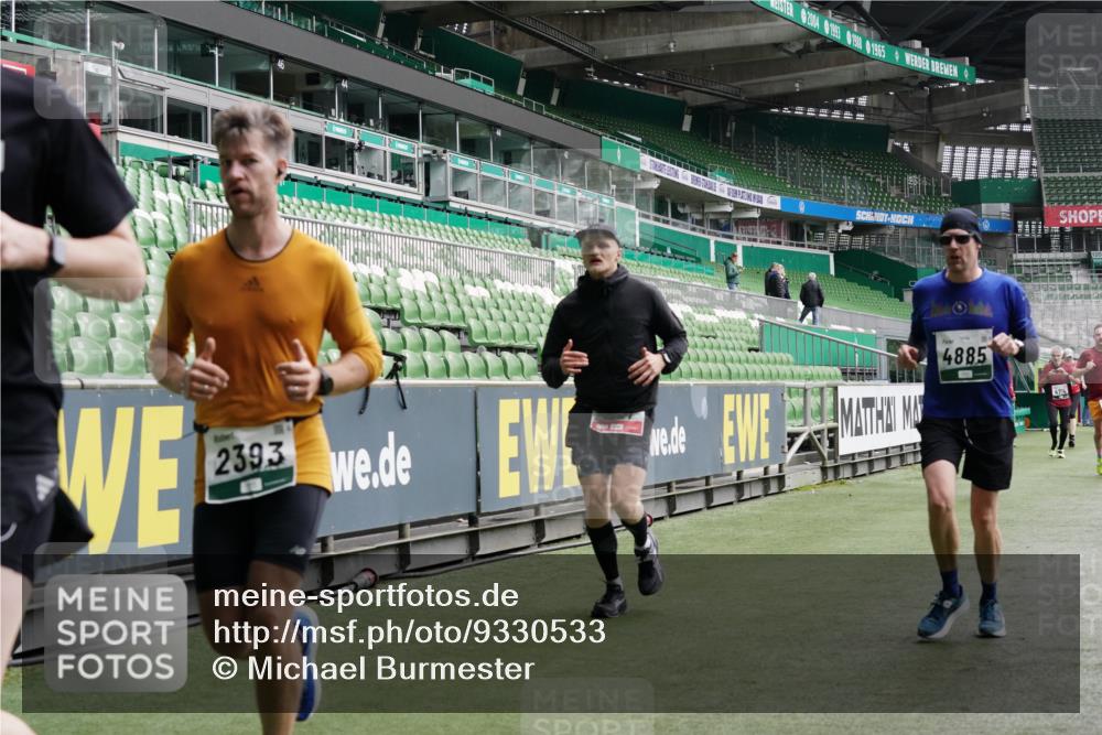 05.10.2025 - 20. swb-Marathon Bremen Michael Burmester http://msf.ph/oto/9330533 05.10.2025 13:02:37 Laufen im Stadion 97, 293, 518, 616, 721, 729, 772, 828, 843, 921, 1030, 1121, 1256, 1348, 1405, 1452, 1704, 1733, 1744, 1856, 1899, 1924, 1944, 2143, 2272, 2306, 2393, 2772, 2774, 2910, 2912, 3206, 3217, 3424, 3525, 3526, 3861, 3917, 3926, 3930, 4017, 4018, 4129, 4321, 4322, 4444, 4464, 4477, 4481, 4564, 4688, 4705, 4714, 4817, 4847, 4885, 4985, 5652, 5755, 5884, 5893, 6157, 6325, 6328, 6382, 7217, 7407, 7433, 7659, 8526, 8957, 428, 493, 1361, 1759, 1933, 2245, 2555, 2796 meine-sportfotos.de