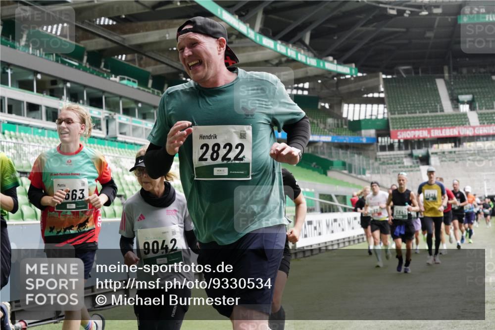 05.10.2025 - 20. swb-Marathon Bremen Michael Burmester http://msf.ph/oto/9330534 05.10.2025 13:00:38 Laufen im Stadion 47, 52, 72, 271, 283, 491, 498, 575, 627, 694, 860, 1017, 1116, 1182, 1423, 1471, 1606, 1806, 1968, 2007, 2446, 2504, 2518, 2668, 2706, 2745, 2806, 2822, 2915, 3040, 3104, 3160, 3177, 3230, 3237, 3293, 3360, 3549, 3604, 3605, 3979, 4034, 4035, 4046, 4202, 4216, 4263, 4502, 4592, 4661, 4788, 4824, 4879, 5011, 5183, 5272, 5329, 5610, 5627, 5663, 5836, 5841, 6027, 6057, 6126, 6208, 6389, 6440, 6523, 6636, 6674, 6704, 6762, 6881, 7537, 7598 meine-sportfotos.de