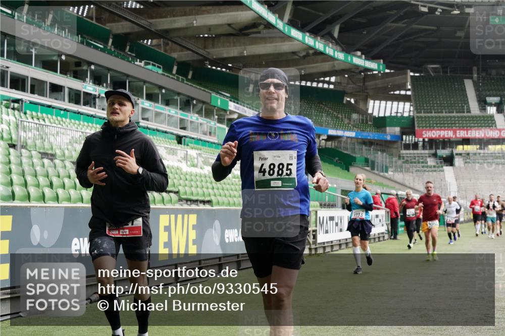 05.10.2025 - 20. swb-Marathon Bremen Michael Burmester http://msf.ph/oto/9330545 05.10.2025 13:02:38 Laufen im Stadion 97, 293, 518, 616, 721, 729, 772, 828, 843, 921, 1030, 1121, 1256, 1348, 1405, 1452, 1704, 1733, 1744, 1856, 1899, 1924, 1944, 2143, 2272, 2306, 2357, 2393, 2772, 2774, 2910, 2912, 3206, 3217, 3424, 3525, 3526, 3861, 3917, 3926, 3930, 4017, 4018, 4129, 4321, 4322, 4444, 4464, 4477, 4481, 4564, 4688, 4714, 4817, 4847, 4885, 4985, 5652, 5755, 5884, 5893, 6157, 6325, 6328, 6382, 7217, 7407, 7433, 7659, 8526, 8957, 428, 493, 772, 1030, 1361, 1759, 1933, 2245, 2555, 2796, 2910 meine-sportfotos.de