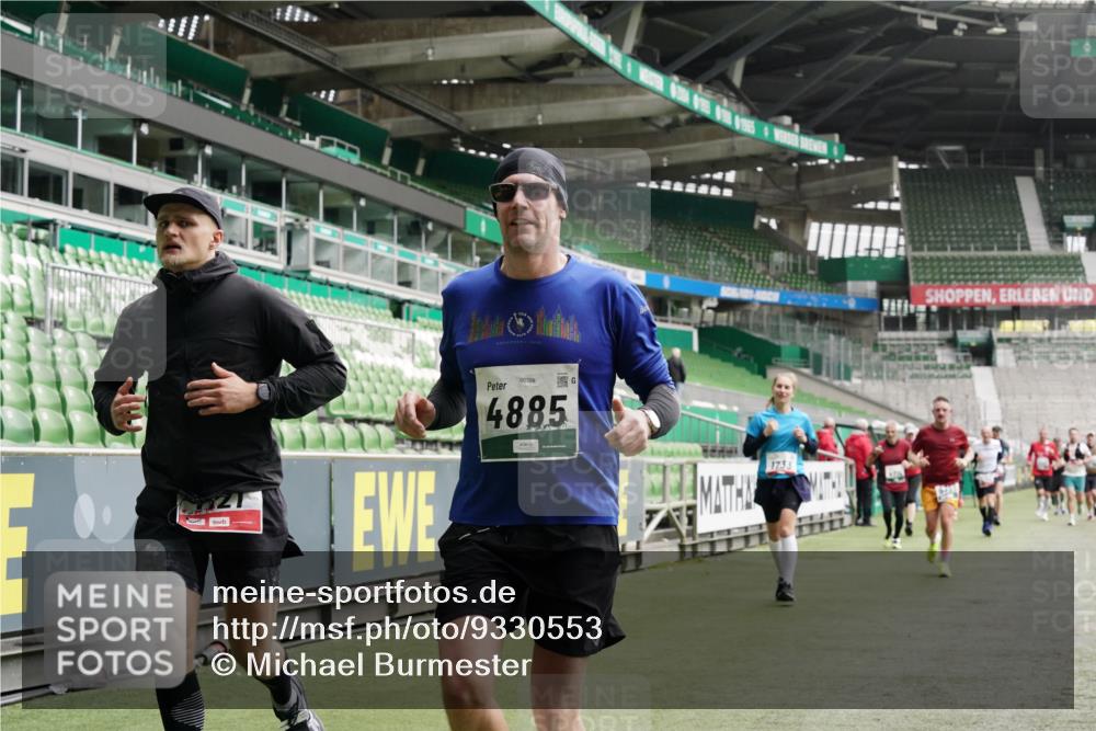 05.10.2025 - 20. swb-Marathon Bremen Michael Burmester http://msf.ph/oto/9330553 05.10.2025 13:02:38 Laufen im Stadion 97, 293, 518, 616, 721, 729, 772, 828, 843, 921, 1030, 1121, 1256, 1348, 1405, 1452, 1704, 1733, 1744, 1856, 1899, 1924, 1944, 2143, 2272, 2306, 2357, 2393, 2772, 2774, 2910, 2912, 3206, 3217, 3424, 3525, 3526, 3861, 3917, 3926, 3930, 4017, 4018, 4129, 4321, 4322, 4444, 4464, 4477, 4481, 4564, 4688, 4714, 4817, 4847, 4885, 4985, 5652, 5755, 5884, 5893, 6157, 6325, 6328, 6382, 7217, 7407, 7433, 7659, 8526, 8957, 428, 493, 772, 1030, 1361, 1759, 1933, 2245, 2555, 2796, 2910 meine-sportfotos.de