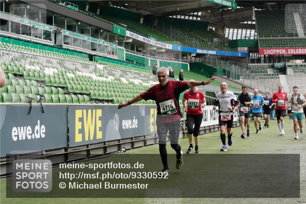 05.10.2025 - 20. swb-Marathon Bremen Michael Burmester http://msf.ph/oto/9330592 05.10.2025 13:02:44 Laufen im Stadion 97, 293, 518, 616, 721, 729, 764, 828, 843, 921, 1121, 1405, 1670, 1704, 1733, 1744, 1836, 1899, 1924, 1944, 2143, 2272, 2306, 2357, 2393, 2772, 2774, 2984, 3147, 3217, 3424, 3861, 3917, 3926, 3930, 4026, 4129, 4321, 4322, 4444, 4464, 4477, 4481, 4564, 4688, 4714, 4817, 4847, 4885, 4985, 5652, 5755, 5884, 5893, 6215, 6325, 6328, 6382, 6481, 6666, 7217, 7407, 7433, 7659, 8375, 8526, 8957, 428, 772, 1030, 1256, 1348, 1361, 1452, 1759, 1856, 1899, 2245, 2306, 2555, 2796, 2910 meine-sportfotos.de