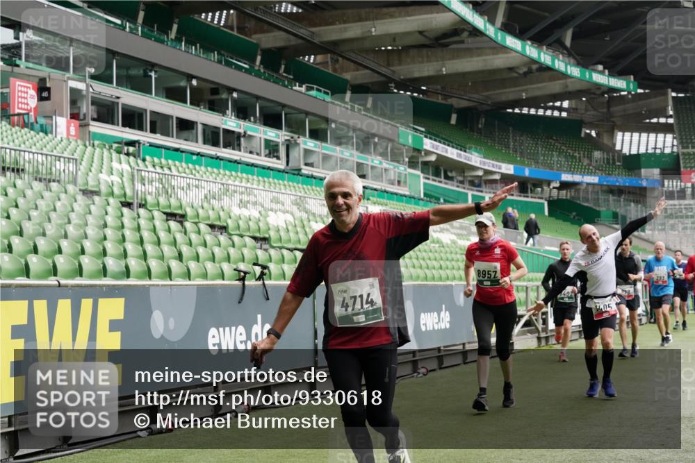 05.10.2025 - 20. swb-Marathon Bremen Michael Burmester http://msf.ph/oto/9330618 05.10.2025 13:02:46 Laufen im Stadion 97, 293, 518, 616, 721, 729, 764, 828, 843, 921, 1121, 1405, 1568, 1670, 1704, 1733, 1744, 1836, 1924, 1944, 2272, 2357, 2393, 2772, 2774, 2984, 3147, 3217, 3424, 3861, 3917, 3926, 3930, 4026, 4129, 4321, 4322, 4464, 4477, 4481, 4564, 4688, 4714, 4817, 4847, 4885, 4985, 5652, 5755, 5884, 5893, 6215, 6325, 6328, 6382, 6481, 6666, 7217, 7407, 7433, 7659, 8375, 8526, 8957, 428, 772, 1030, 1256, 1348, 1452, 1856, 1899, 2143, 2245, 2306, 2555, 2796, 2910 meine-sportfotos.de