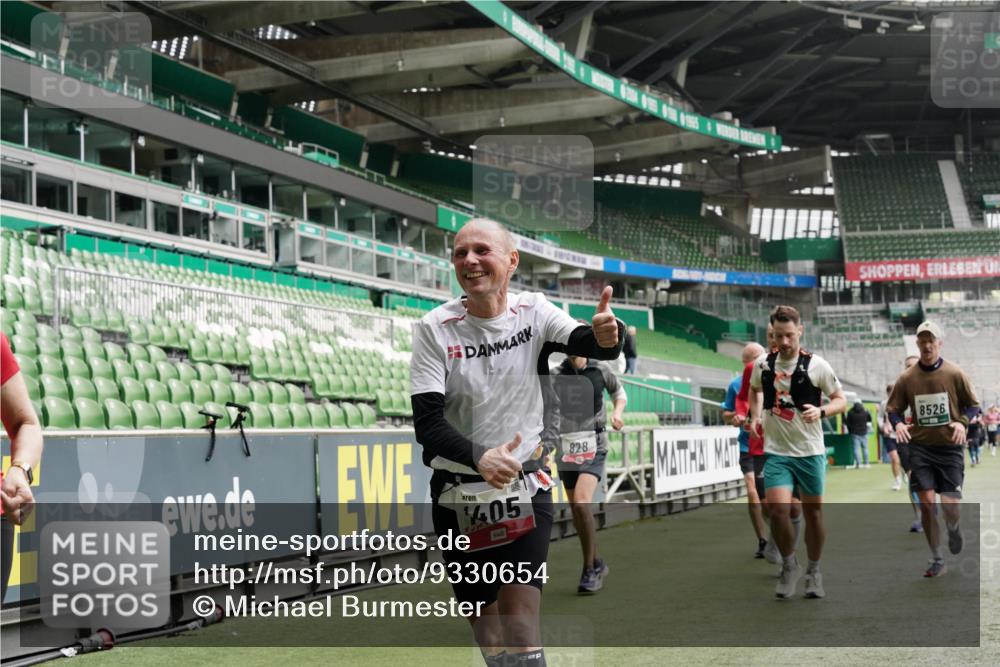 05.10.2025 - 20. swb-Marathon Bremen Michael Burmester http://msf.ph/oto/9330654 05.10.2025 13:02:48 Laufen im Stadion 97, 293, 518, 616, 721, 729, 764, 828, 843, 921, 1121, 1405, 1568, 1670, 1704, 1733, 1744, 1836, 1924, 1944, 2272, 2357, 2393, 2772, 2774, 2984, 3019, 3147, 3217, 3424, 3861, 3917, 3930, 4026, 4129, 4321, 4322, 4464, 4477, 4481, 4688, 4714, 4817, 4847, 4885, 4985, 5652, 5755, 5884, 5893, 6215, 6325, 6328, 6382, 6481, 6666, 7217, 7407, 7433, 7659, 8375, 8526, 8957, 428, 772, 1030, 1256, 1348, 1452, 1856, 1899, 2143, 2245, 2306, 2910 meine-sportfotos.de