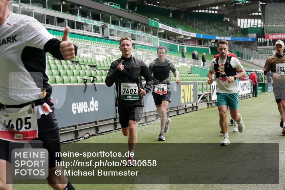05.10.2025 - 20. swb-Marathon Bremen Michael Burmester http://msf.ph/oto/9330658 05.10.2025 13:02:49 Laufen im Stadion 97, 293, 518, 616, 721, 729, 764, 828, 843, 921, 1121, 1405, 1568, 1670, 1704, 1733, 1744, 1836, 1924, 1944, 2272, 2357, 2393, 2772, 2774, 2984, 3019, 3147, 3217, 3424, 3861, 3917, 3930, 4026, 4129, 4321, 4322, 4464, 4477, 4481, 4688, 4714, 4817, 4847, 4885, 4985, 5652, 5755, 5884, 5893, 6215, 6325, 6328, 6382, 6481, 6666, 7217, 7407, 7433, 7659, 8375, 8526, 8957, 428, 772, 1030, 1256, 1348, 1452, 1744, 1856, 1899, 1924, 2143, 2306, 2910 meine-sportfotos.de