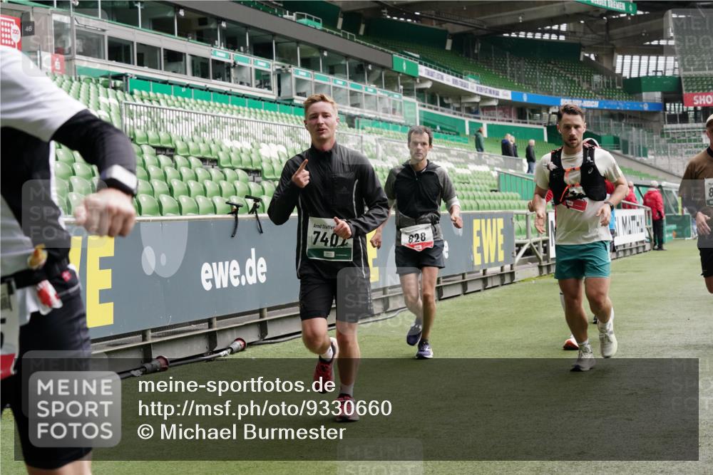 05.10.2025 - 20. swb-Marathon Bremen Michael Burmester http://msf.ph/oto/9330660 05.10.2025 13:02:49 Laufen im Stadion 97, 293, 518, 616, 721, 729, 764, 828, 843, 921, 1121, 1405, 1568, 1670, 1704, 1733, 1744, 1836, 1924, 1944, 2272, 2357, 2393, 2772, 2774, 2984, 3019, 3147, 3217, 3424, 3861, 3917, 3930, 4026, 4129, 4321, 4322, 4464, 4477, 4481, 4688, 4714, 4817, 4847, 4885, 4985, 5652, 5755, 5884, 5893, 6215, 6325, 6328, 6382, 6481, 6666, 7217, 7407, 7433, 7659, 8375, 8526, 8957, 428, 772, 1030, 1256, 1348, 1452, 1744, 1856, 1899, 1924, 2143, 2306, 2910 meine-sportfotos.de