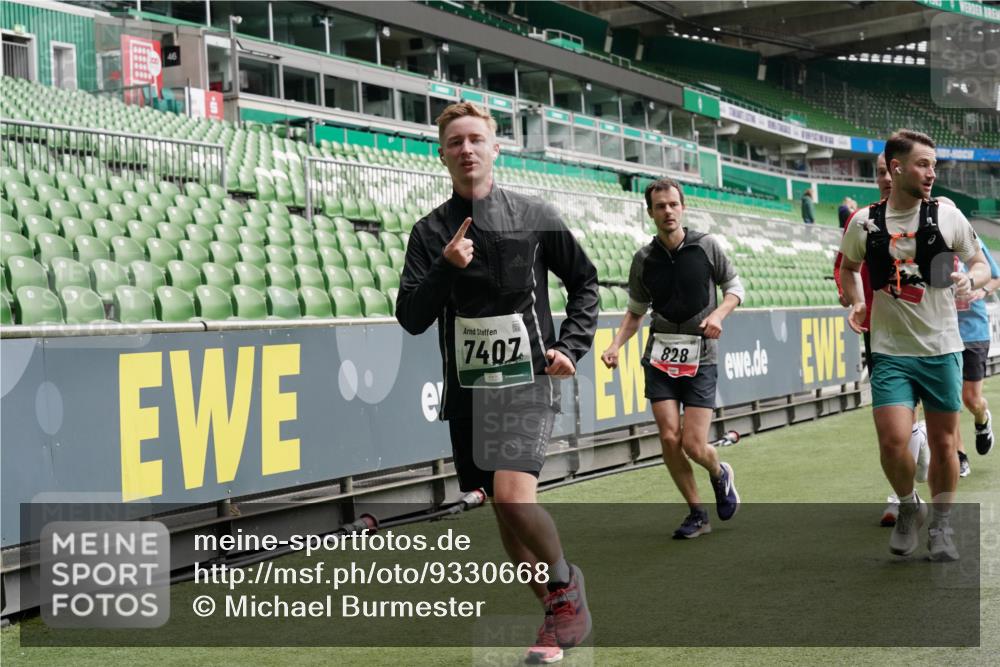 05.10.2025 - 20. swb-Marathon Bremen Michael Burmester http://msf.ph/oto/9330668 05.10.2025 13:02:50 Laufen im Stadion 97, 293, 518, 616, 721, 729, 764, 828, 843, 921, 1121, 1405, 1568, 1670, 1704, 1733, 1836, 1944, 2272, 2357, 2393, 2772, 2774, 2984, 3019, 3147, 3217, 3424, 3861, 3917, 3930, 4026, 4129, 4321, 4322, 4464, 4477, 4481, 4688, 4714, 4817, 4847, 4885, 4985, 5652, 5755, 5884, 5893, 6215, 6325, 6328, 6382, 6417, 6481, 6666, 7217, 7407, 7433, 7659, 8375, 8526, 8957, 428, 772, 1030, 1256, 1348, 1452, 1744, 1856, 1899, 1924, 2143, 2306, 2910 meine-sportfotos.de