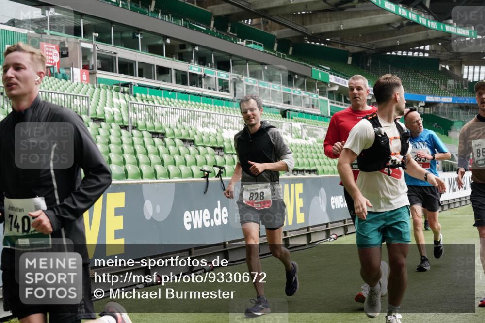 05.10.2025 - 20. swb-Marathon Bremen Michael Burmester http://msf.ph/oto/9330672 05.10.2025 13:02:50 Laufen im Stadion 97, 293, 518, 616, 721, 729, 764, 828, 843, 921, 1121, 1405, 1568, 1670, 1704, 1733, 1836, 1944, 2272, 2357, 2393, 2772, 2774, 2984, 3019, 3147, 3217, 3424, 3861, 3917, 3930, 4026, 4129, 4321, 4322, 4464, 4477, 4481, 4688, 4714, 4817, 4847, 4885, 4985, 5652, 5755, 5884, 5893, 6215, 6325, 6328, 6382, 6417, 6481, 6666, 7217, 7407, 7433, 7659, 8375, 8526, 8957, 428, 772, 1030, 1256, 1348, 1452, 1744, 1856, 1899, 1924, 2143, 2306, 2910 meine-sportfotos.de