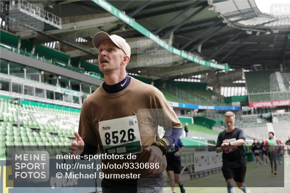 05.10.2025 - 20. swb-Marathon Bremen Michael Burmester http://msf.ph/oto/9330686 05.10.2025 13:02:52 Laufen im Stadion 97, 293, 375, 518, 616, 721, 729, 764, 828, 843, 921, 1121, 1405, 1568, 1670, 1704, 1733, 1836, 1944, 2272, 2357, 2393, 2407, 2772, 2774, 2984, 3019, 3147, 3217, 3424, 3861, 3917, 4026, 4129, 4321, 4322, 4464, 4477, 4481, 4688, 4714, 4817, 4847, 4885, 4985, 5527, 5652, 5755, 5884, 6215, 6325, 6328, 6382, 6417, 6481, 6666, 7217, 7407, 7433, 7540, 7659, 8375, 8526, 8957, 772, 1030, 1256, 1348, 1452, 1744, 1856, 1899, 1924, 2143, 2306, 2910 meine-sportfotos.de