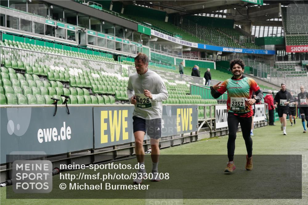 05.10.2025 - 20. swb-Marathon Bremen Michael Burmester http://msf.ph/oto/9330708 05.10.2025 13:02:56 Laufen im Stadion 97, 227, 293, 375, 518, 616, 721, 729, 764, 828, 921, 1121, 1405, 1568, 1670, 1704, 1733, 1836, 1944, 2357, 2393, 2407, 2772, 2774, 2960, 2984, 3019, 3147, 3217, 3424, 3917, 4026, 4129, 4321, 4322, 4464, 4477, 4481, 4688, 4714, 4769, 4817, 4847, 4885, 4985, 5527, 5652, 5755, 5867, 5884, 6215, 6325, 6382, 6417, 6481, 6666, 7217, 7315, 7316, 7407, 7433, 7540, 7653, 7659, 8375, 8526, 8957, 772, 843, 1030, 1256, 1348, 1452, 1744, 1856, 1899, 1924, 2143, 2272, 2306, 2910 meine-sportfotos.de