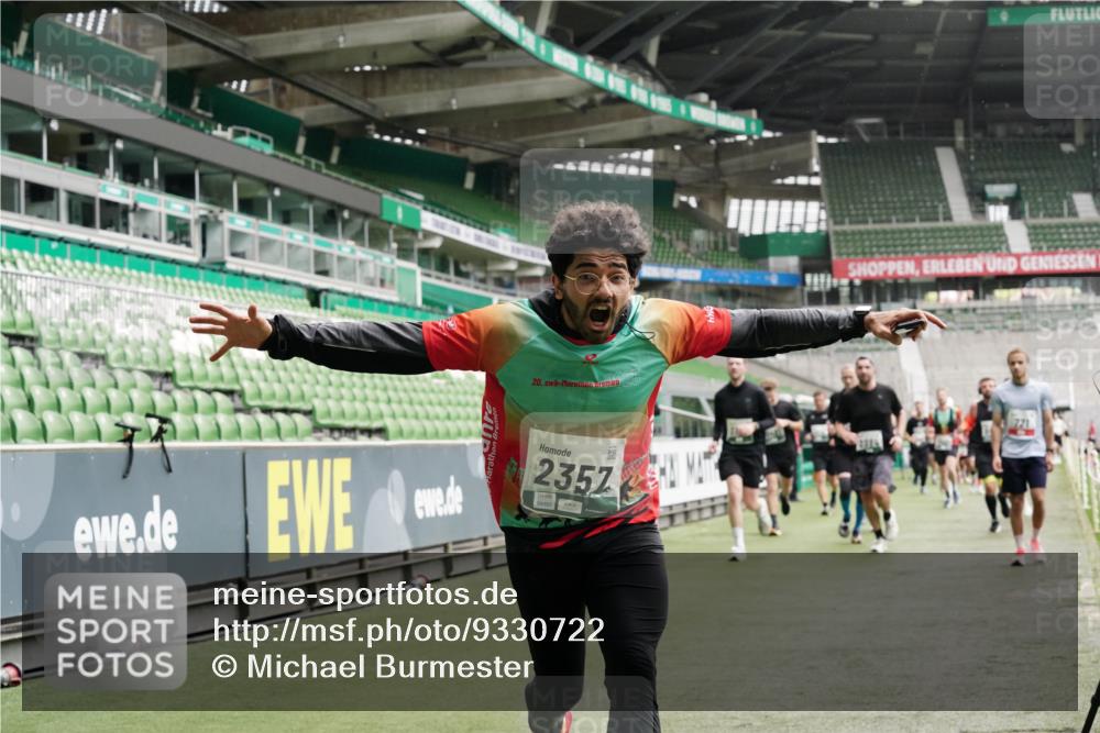 05.10.2025 - 20. swb-Marathon Bremen Michael Burmester http://msf.ph/oto/9330722 05.10.2025 13:02:58 Laufen im Stadion 97, 227, 293, 375, 518, 616, 721, 729, 764, 828, 921, 1121, 1405, 1568, 1670, 1704, 1733, 1836, 1944, 2357, 2393, 2407, 2597, 2772, 2774, 2960, 2984, 3019, 3147, 3424, 3917, 4026, 4129, 4321, 4322, 4464, 4481, 4688, 4714, 4769, 4817, 4847, 4885, 4985, 5431, 5527, 5652, 5755, 5763, 5867, 5884, 6215, 6325, 6417, 6481, 6666, 7217, 7315, 7316, 7407, 7433, 7540, 7653, 7659, 8375, 8526, 8957, 772, 843, 1030, 1256, 1348, 1452, 1744, 1856, 1899, 1924, 2143, 2272, 2306, 2910, 3217 meine-sportfotos.de