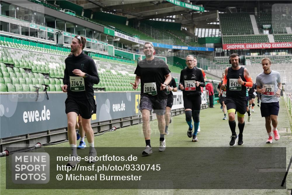 05.10.2025 - 20. swb-Marathon Bremen Michael Burmester http://msf.ph/oto/9330745 05.10.2025 13:03:01 Laufen im Stadion 97, 227, 293, 375, 518, 616, 721, 729, 764, 828, 921, 1121, 1178, 1405, 1425, 1469, 1568, 1670, 1704, 1705, 1733, 1836, 1944, 2357, 2393, 2407, 2597, 2772, 2774, 2791, 2960, 2984, 3019, 3147, 3424, 3917, 4026, 4129, 4321, 4322, 4464, 4481, 4714, 4769, 4817, 4885, 5431, 5527, 5652, 5755, 5763, 5867, 5884, 6215, 6325, 6417, 6481, 6666, 7217, 7315, 7316, 7407, 7433, 7540, 7653, 7659, 8375, 8526, 8957, 843, 1256, 1744, 1856, 1899, 1924, 2143, 2272, 2306, 3217, 4847 meine-sportfotos.de