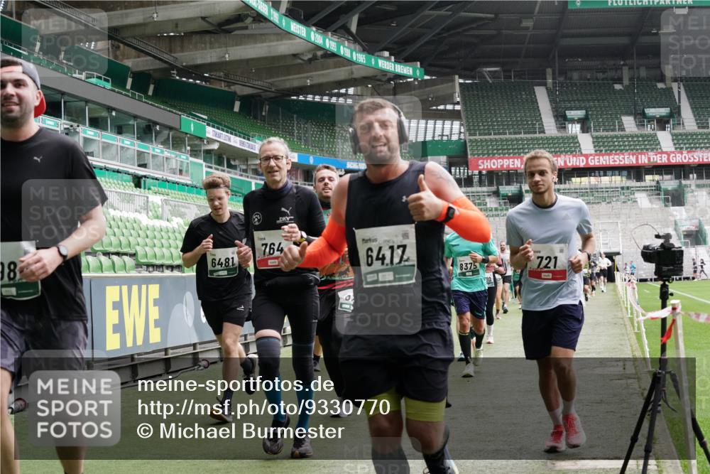 05.10.2025 - 20. swb-Marathon Bremen Michael Burmester http://msf.ph/oto/9330770 05.10.2025 13:03:03 Laufen im Stadion 97, 227, 293, 375, 396, 518, 527, 616, 721, 729, 764, 828, 1121, 1178, 1405, 1425, 1469, 1568, 1670, 1704, 1705, 1733, 1836, 1944, 2357, 2393, 2407, 2597, 2696, 2772, 2791, 2960, 2984, 3019, 3147, 3424, 3917, 4026, 4129, 4321, 4322, 4464, 4481, 4714, 4769, 4817, 4885, 5431, 5527, 5755, 5763, 5867, 5884, 6215, 6325, 6417, 6481, 6666, 7217, 7315, 7316, 7407, 7433, 7540, 7607, 7653, 7659, 8375, 8526, 8957, 843, 921, 1744, 1899, 1924, 2143, 2272, 2306, 2774, 3217, 4129, 4847 meine-sportfotos.de