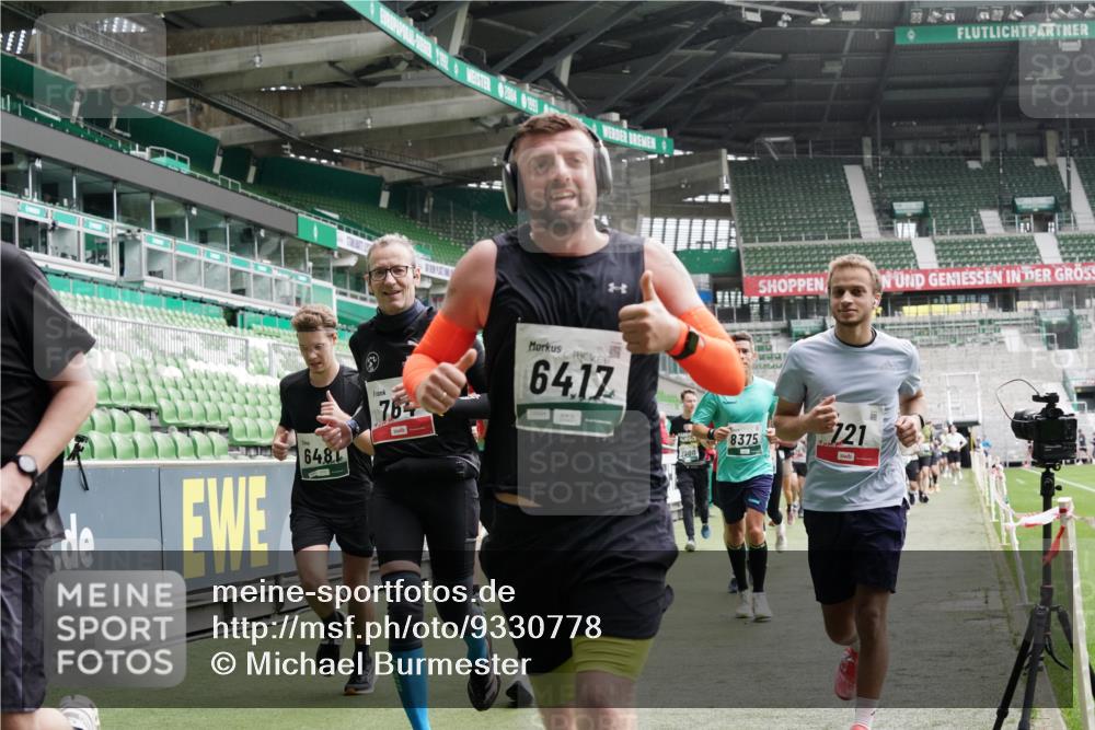 05.10.2025 - 20. swb-Marathon Bremen Michael Burmester http://msf.ph/oto/9330778 05.10.2025 13:03:03 Laufen im Stadion 97, 227, 293, 375, 396, 518, 527, 616, 721, 729, 764, 828, 1121, 1178, 1405, 1425, 1469, 1568, 1670, 1704, 1705, 1733, 1836, 1944, 2357, 2393, 2407, 2597, 2696, 2772, 2791, 2960, 2984, 3019, 3147, 3424, 3917, 4026, 4129, 4321, 4322, 4464, 4481, 4714, 4769, 4817, 4885, 5431, 5527, 5755, 5763, 5867, 5884, 6215, 6325, 6417, 6481, 6666, 7217, 7315, 7316, 7407, 7433, 7540, 7607, 7653, 7659, 8375, 8526, 8957, 843, 921, 1744, 1899, 1924, 2143, 2272, 2306, 2774, 3217, 4129, 4847 meine-sportfotos.de