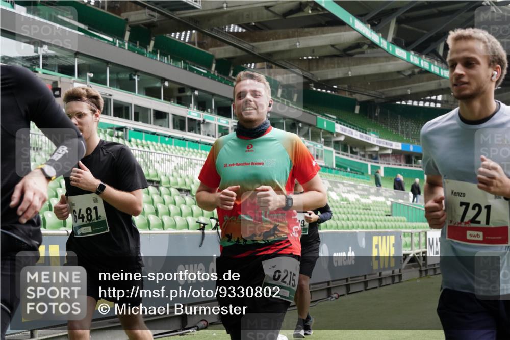 05.10.2025 - 20. swb-Marathon Bremen Michael Burmester http://msf.ph/oto/9330802 05.10.2025 13:03:05 Laufen im Stadion 97, 227, 293, 375, 396, 518, 527, 616, 721, 725, 729, 764, 828, 1121, 1178, 1405, 1425, 1469, 1568, 1670, 1704, 1705, 1733, 1836, 1944, 2357, 2393, 2407, 2597, 2696, 2772, 2791, 2960, 2984, 3019, 3147, 3424, 3917, 4026, 4321, 4322, 4464, 4481, 4714, 4769, 4817, 4885, 5431, 5527, 5755, 5763, 5867, 5884, 6215, 6325, 6417, 6481, 6666, 7217, 7315, 7316, 7407, 7433, 7540, 7607, 7653, 7659, 8375, 8526, 8957, 843, 921, 1744, 1924, 2143, 2272, 2774, 3217, 4129, 4847 meine-sportfotos.de