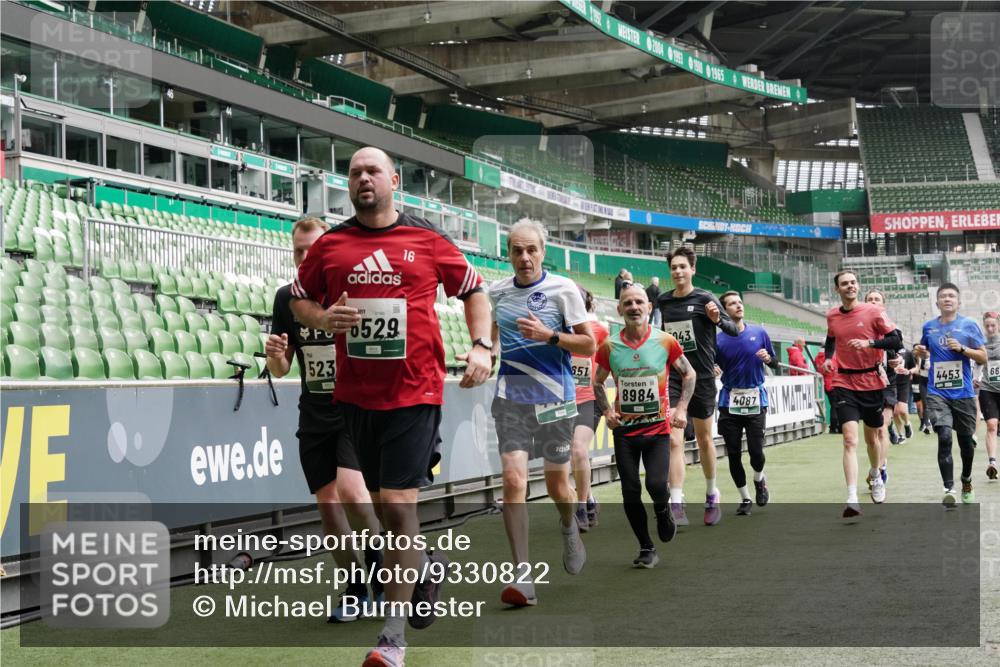 05.10.2025 - 20. swb-Marathon Bremen Michael Burmester http://msf.ph/oto/9330822 05.10.2025 13:03:49 Laufen im Stadion 227, 360, 375, 396, 414, 527, 592, 725, 898, 958, 1019, 1067, 1084, 1178, 1275, 1331, 1336, 1413, 1425, 1468, 1469, 1507, 1514, 1695, 1705, 1975, 2016, 2339, 2375, 2407, 2567, 2597, 2696, 2791, 2960, 3037, 3072, 3313, 3485, 4005, 4053, 4087, 4335, 4453, 4462, 4524, 4528, 4637, 4638, 4651, 4767, 4769, 4793, 5043, 5137, 5162, 5212, 5236, 5343, 5410, 5431, 5489, 5523, 5527, 5763, 5867, 5966, 6011, 6138, 6145, 6287, 6414, 6417, 6447, 6529, 6584, 6635, 7315, 7316, 7540, 7607, 7653 meine-sportfotos.de