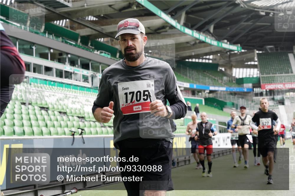05.10.2025 - 20. swb-Marathon Bremen Michael Burmester http://msf.ph/oto/9330988 05.10.2025 13:03:20 Laufen im Stadion 227, 293, 375, 396, 527, 616, 721, 725, 764, 828, 958, 1067, 1178, 1275, 1331, 1405, 1425, 1469, 1507, 1514, 1568, 1670, 1705, 1836, 1944, 2016, 2339, 2357, 2375, 2393, 2407, 2597, 2696, 2791, 2960, 2984, 3019, 3147, 3313, 4026, 4321, 4714, 4767, 4769, 5410, 5431, 5523, 5527, 5755, 5763, 5867, 5884, 6138, 6215, 6414, 6417, 6447, 6481, 6666, 7315, 7316, 7407, 7540, 7607, 7653, 8375, 8526, 8957, 97, 518, 729, 921, 1121, 1704, 1733, 2772, 2774, 3424, 3917, 4129 meine-sportfotos.de
