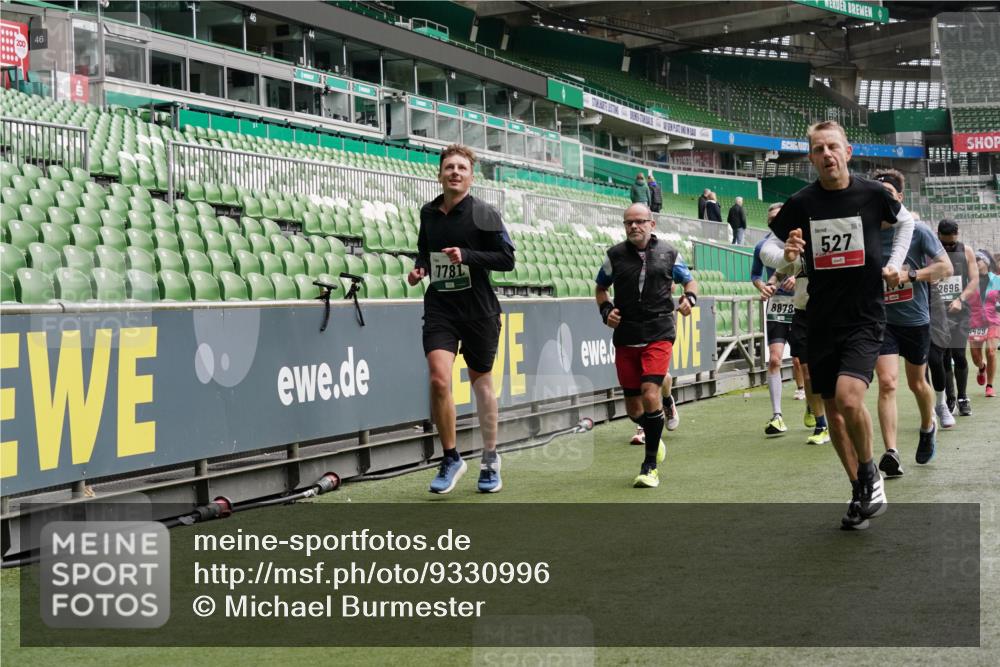 05.10.2025 - 20. swb-Marathon Bremen Michael Burmester http://msf.ph/oto/9330996 05.10.2025 13:03:21 Laufen im Stadion 227, 293, 375, 396, 527, 616, 721, 725, 764, 828, 958, 1067, 1178, 1275, 1331, 1405, 1425, 1469, 1507, 1514, 1568, 1670, 1705, 1836, 1944, 2016, 2339, 2357, 2375, 2393, 2407, 2567, 2597, 2696, 2791, 2960, 2984, 3019, 3147, 3313, 4026, 4321, 4714, 4767, 4769, 5410, 5431, 5523, 5527, 5755, 5763, 5867, 5884, 5966, 6138, 6215, 6414, 6417, 6447, 6481, 6666, 7315, 7316, 7407, 7540, 7607, 7653, 8375, 8526, 8957, 97, 518, 729, 921, 1121, 1704, 1733, 2393, 2772, 2774, 3424, 3917, 4129 meine-sportfotos.de