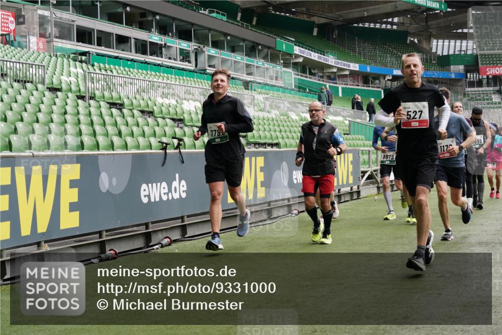 05.10.2025 - 20. swb-Marathon Bremen Michael Burmester http://msf.ph/oto/9331000 05.10.2025 13:03:21 Laufen im Stadion 227, 293, 375, 396, 527, 616, 721, 725, 764, 828, 958, 1067, 1178, 1275, 1331, 1405, 1425, 1469, 1507, 1514, 1568, 1670, 1705, 1836, 1944, 2016, 2339, 2357, 2375, 2393, 2407, 2567, 2597, 2696, 2791, 2960, 2984, 3019, 3147, 3313, 4026, 4321, 4714, 4767, 4769, 5410, 5431, 5523, 5527, 5755, 5763, 5867, 5884, 5966, 6138, 6215, 6414, 6417, 6447, 6481, 6666, 7315, 7316, 7407, 7540, 7607, 7653, 8375, 8526, 8957, 97, 518, 729, 921, 1121, 1704, 1733, 2393, 2772, 2774, 3424, 3917, 4129 meine-sportfotos.de