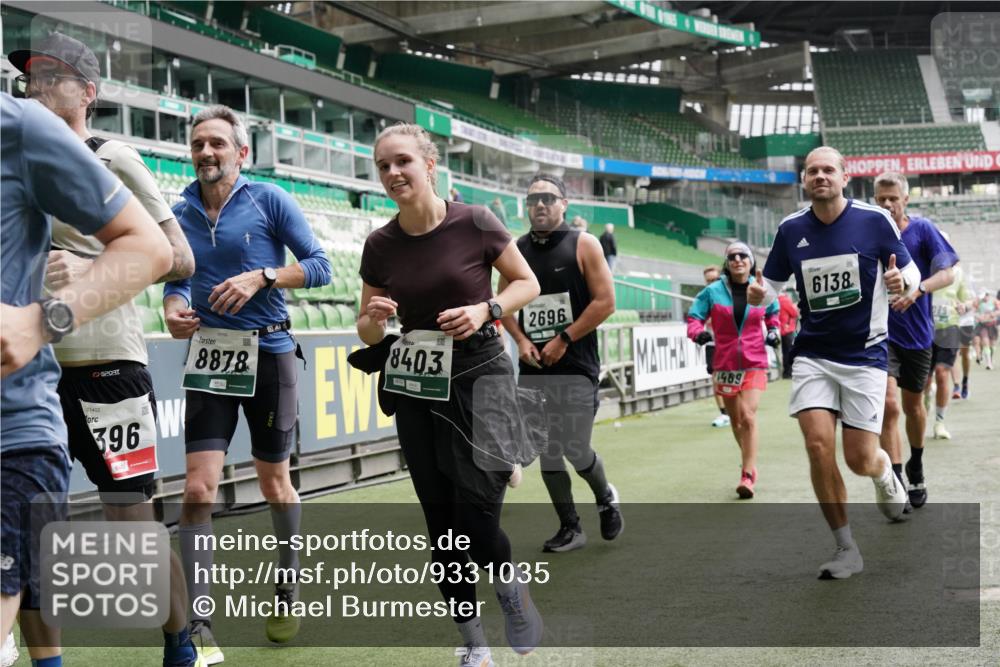 05.10.2025 - 20. swb-Marathon Bremen Michael Burmester http://msf.ph/oto/9331035 05.10.2025 13:03:25 Laufen im Stadion 227, 293, 375, 396, 527, 616, 721, 725, 764, 958, 1067, 1178, 1275, 1331, 1336, 1425, 1469, 1507, 1514, 1568, 1670, 1705, 1836, 1944, 2016, 2339, 2357, 2375, 2407, 2567, 2597, 2696, 2791, 2960, 2984, 3019, 3037, 3147, 3313, 4026, 4321, 4528, 4767, 4769, 5410, 5431, 5489, 5523, 5527, 5755, 5763, 5867, 5884, 5966, 6138, 6215, 6414, 6417, 6447, 6481, 6666, 7315, 7316, 7407, 7540, 7607, 7653, 8375, 8526, 8957, 97, 518, 729, 1121, 1704, 1733, 2393, 2772, 3424, 3917 meine-sportfotos.de
