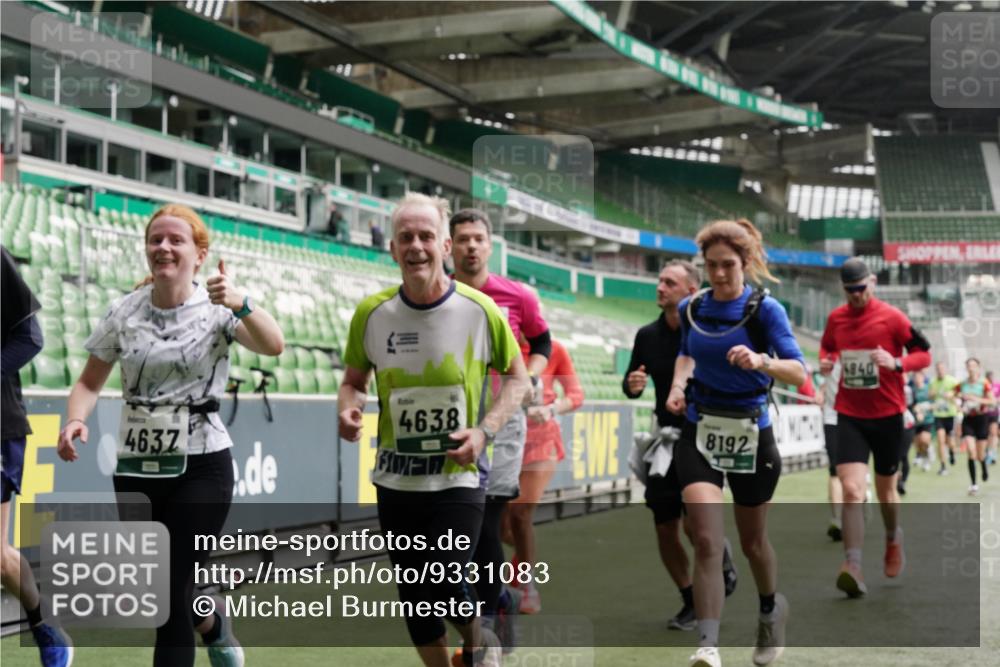 05.10.2025 - 20. swb-Marathon Bremen Michael Burmester http://msf.ph/oto/9331083 05.10.2025 13:04:10 Laufen im Stadion 100, 360, 414, 470, 592, 607, 898, 958, 1012, 1019, 1067, 1080, 1084, 1275, 1331, 1336, 1413, 1468, 1478, 1514, 1695, 1852, 1914, 1975, 1997, 2016, 2086, 2333, 2339, 2375, 2567, 2617, 3037, 3072, 3346, 3485, 4005, 4053, 4087, 4243, 4335, 4453, 4462, 4524, 4528, 4637, 4638, 4651, 4757, 4793, 4803, 4840, 4928, 5043, 5137, 5162, 5212, 5236, 5343, 5410, 5446, 5464, 5489, 5523, 5832, 5966, 5969, 6011, 6145, 6287, 6414, 6447, 6529, 6584, 6635, 227, 375, 396, 2597 meine-sportfotos.de