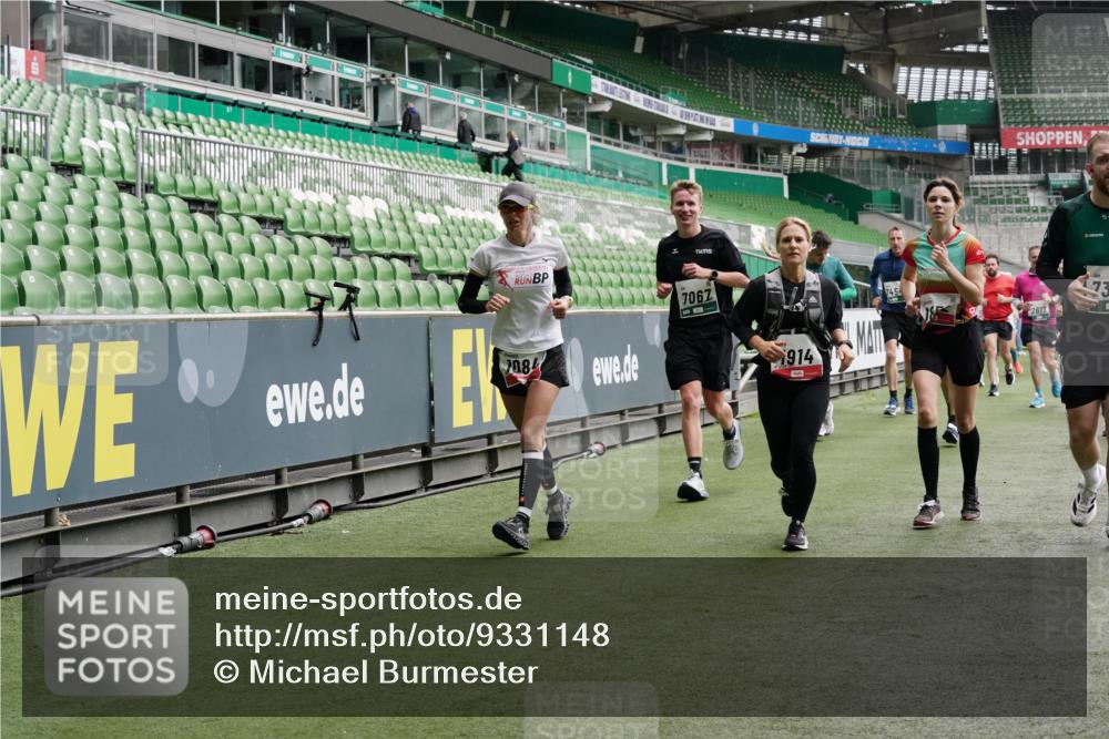 05.10.2025 - 20. swb-Marathon Bremen Michael Burmester http://msf.ph/oto/9331148 05.10.2025 13:04:15 Laufen im Stadion 100, 360, 414, 470, 592, 607, 898, 958, 1012, 1019, 1080, 1084, 1331, 1336, 1413, 1468, 1478, 1514, 1695, 1852, 1914, 1975, 1997, 2016, 2086, 2333, 2567, 2617, 2989, 3037, 3072, 3346, 3485, 4005, 4053, 4087, 4243, 4244, 4335, 4453, 4462, 4501, 4524, 4528, 4627, 4637, 4638, 4651, 4757, 4793, 4803, 4840, 4928, 5043, 5082, 5137, 5162, 5212, 5236, 5247, 5343, 5446, 5464, 5489, 5523, 5832, 5966, 5969, 6011, 6145, 6287, 6414, 6447, 6529, 6584, 6635, 396, 2597 meine-sportfotos.de