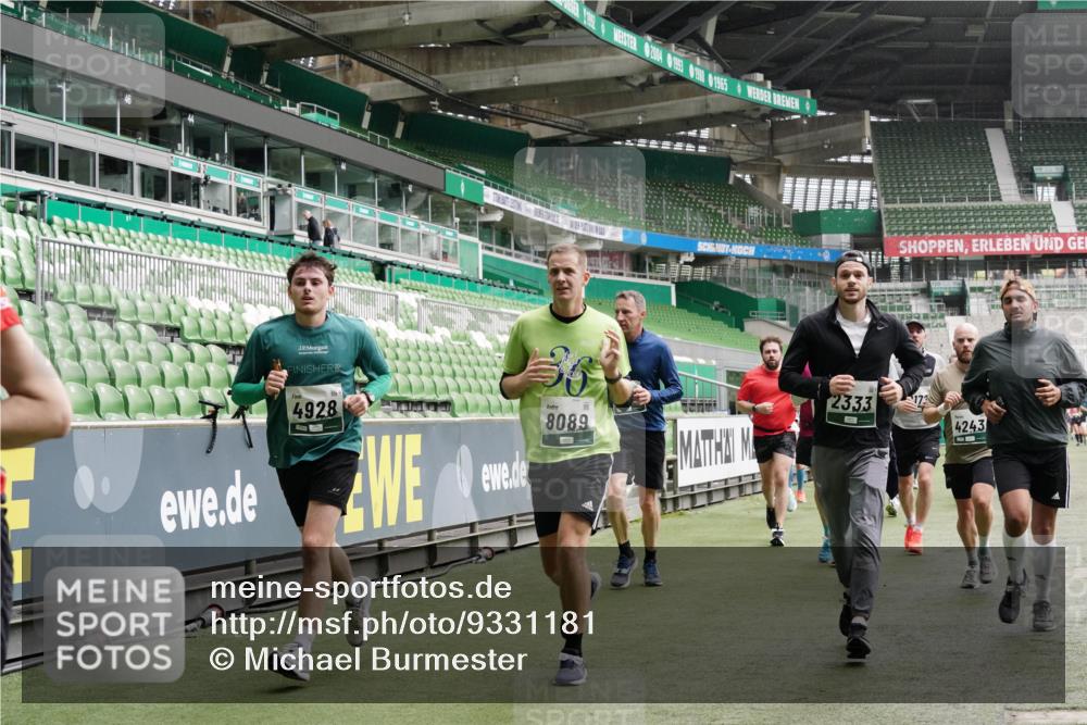 05.10.2025 - 20. swb-Marathon Bremen Michael Burmester http://msf.ph/oto/9331181 05.10.2025 13:04:18 Laufen im Stadion 100, 360, 414, 421, 470, 490, 592, 607, 898, 1012, 1019, 1080, 1084, 1336, 1413, 1468, 1478, 1695, 1852, 1914, 1975, 1997, 2016, 2086, 2333, 2567, 2617, 2664, 2989, 3037, 3072, 3346, 3433, 3483, 3485, 3658, 3901, 4001, 4005, 4053, 4087, 4243, 4244, 4335, 4453, 4462, 4501, 4524, 4528, 4627, 4637, 4638, 4651, 4757, 4793, 4803, 4840, 4858, 4928, 5043, 5082, 5137, 5162, 5212, 5236, 5247, 5343, 5446, 5464, 5489, 5832, 5966, 5969, 6011, 6145, 6287, 6414, 6447, 6529, 6584, 6635, 396 meine-sportfotos.de