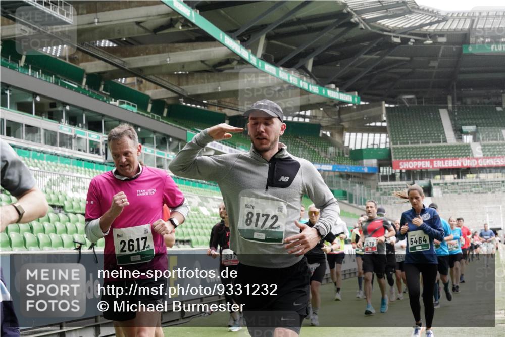 05.10.2025 - 20. swb-Marathon Bremen Michael Burmester http://msf.ph/oto/9331232 05.10.2025 13:04:22 Laufen im Stadion 100, 360, 414, 421, 470, 490, 592, 607, 898, 1012, 1019, 1080, 1084, 1336, 1413, 1468, 1478, 1695, 1852, 1914, 1975, 1997, 2086, 2333, 2399, 2617, 2664, 2901, 2989, 3037, 3072, 3346, 3433, 3483, 3485, 3658, 3901, 4001, 4005, 4053, 4087, 4243, 4244, 4335, 4453, 4462, 4501, 4524, 4528, 4627, 4637, 4638, 4651, 4757, 4793, 4803, 4838, 4840, 4858, 4928, 5043, 5082, 5137, 5162, 5212, 5236, 5247, 5343, 5446, 5464, 5489, 5832, 5969, 6011, 6145, 6287, 6529, 6584, 6635, 396 meine-sportfotos.de