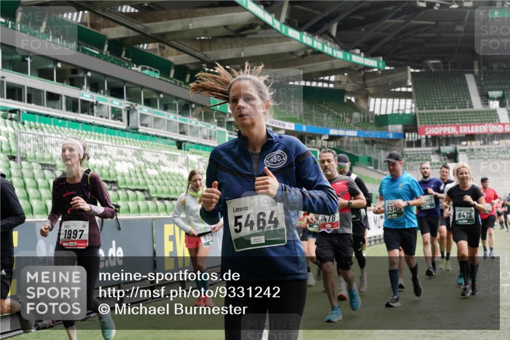 05.10.2025 - 20. swb-Marathon Bremen Michael Burmester http://msf.ph/oto/9331242 05.10.2025 13:04:24 Laufen im Stadion 100, 360, 414, 421, 470, 490, 592, 607, 898, 1012, 1019, 1080, 1084, 1413, 1468, 1478, 1695, 1852, 1914, 1975, 1997, 2086, 2333, 2399, 2617, 2664, 2901, 2989, 3037, 3072, 3346, 3433, 3483, 3485, 3658, 3901, 4001, 4005, 4053, 4087, 4243, 4244, 4335, 4453, 4462, 4501, 4524, 4528, 4627, 4637, 4638, 4651, 4757, 4793, 4803, 4838, 4840, 4858, 4928, 5043, 5082, 5137, 5162, 5212, 5236, 5247, 5343, 5446, 5464, 5489, 5832, 5969, 6011, 6145, 6287, 6529, 6584, 6635, 1336 meine-sportfotos.de