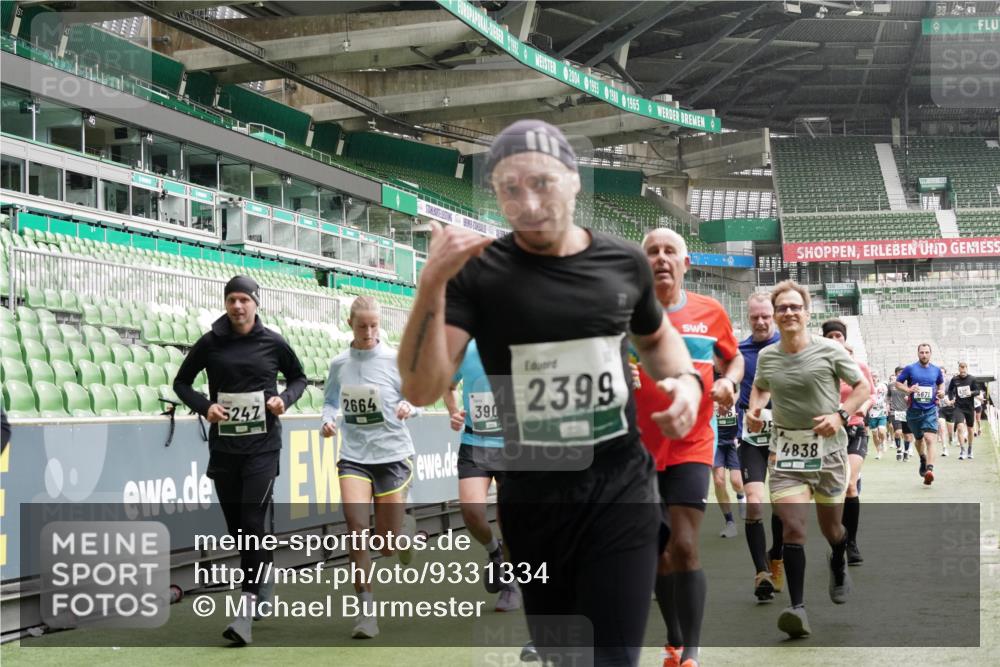 05.10.2025 - 20. swb-Marathon Bremen Michael Burmester http://msf.ph/oto/9331334 05.10.2025 13:04:37 Laufen im Stadion 100, 360, 414, 421, 470, 490, 607, 712, 898, 1012, 1019, 1061, 1080, 1084, 1132, 1413, 1468, 1478, 1695, 1746, 1765, 1834, 1852, 1914, 1997, 2009, 2086, 2333, 2399, 2536, 2617, 2664, 2802, 2901, 2989, 3072, 3216, 3346, 3413, 3433, 3483, 3485, 3561, 3658, 3901, 4001, 4005, 4187, 4241, 4243, 4244, 4335, 4501, 4524, 4627, 4634, 4637, 4638, 4671, 4757, 4793, 4803, 4838, 4840, 4858, 4928, 5082, 5137, 5212, 5247, 5286, 5295, 5343, 5446, 5464, 5832, 5969, 6011, 6287, 1336 meine-sportfotos.de