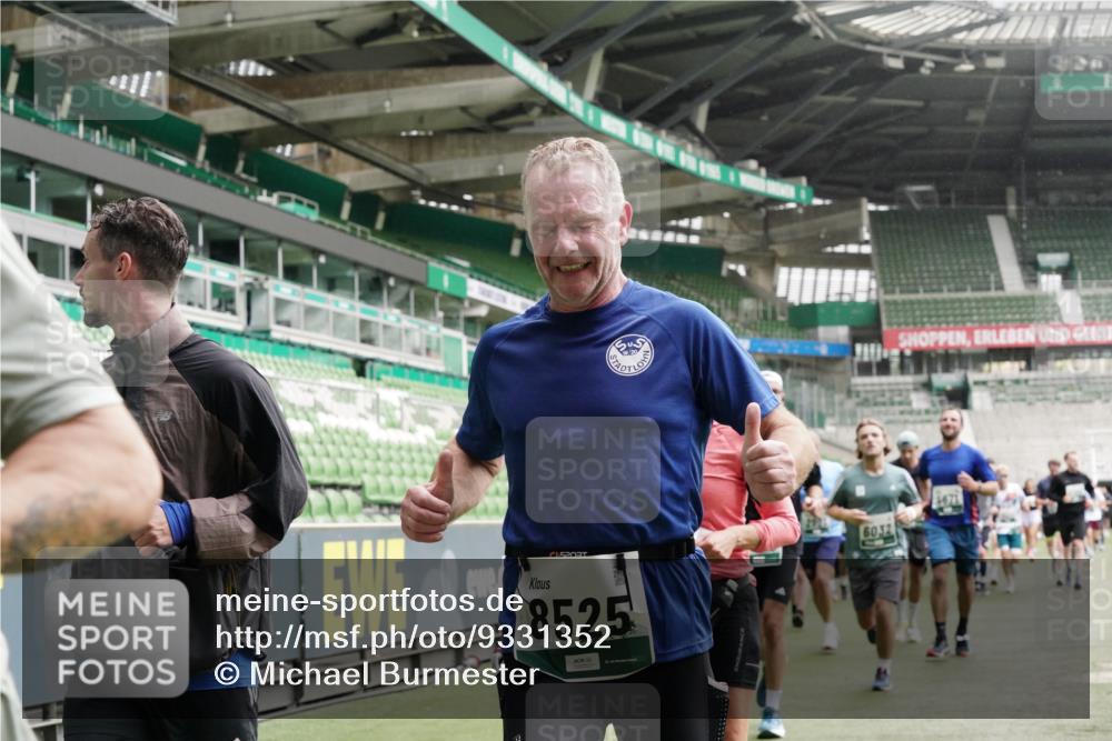 05.10.2025 - 20. swb-Marathon Bremen Michael Burmester http://msf.ph/oto/9331352 05.10.2025 13:04:40 Laufen im Stadion 100, 360, 421, 470, 490, 607, 712, 1012, 1019, 1061, 1080, 1084, 1132, 1413, 1468, 1478, 1695, 1746, 1765, 1834, 1852, 1914, 1997, 2009, 2086, 2333, 2399, 2536, 2584, 2617, 2664, 2802, 2901, 2989, 3008, 3216, 3346, 3413, 3433, 3445, 3483, 3485, 3561, 3658, 3901, 4001, 4005, 4187, 4241, 4243, 4244, 4335, 4501, 4524, 4627, 4634, 4637, 4638, 4671, 4757, 4793, 4803, 4838, 4840, 4858, 4928, 5082, 5212, 5247, 5286, 5295, 5343, 5446, 5464, 5832, 5969, 6011, 6287, 1336 meine-sportfotos.de