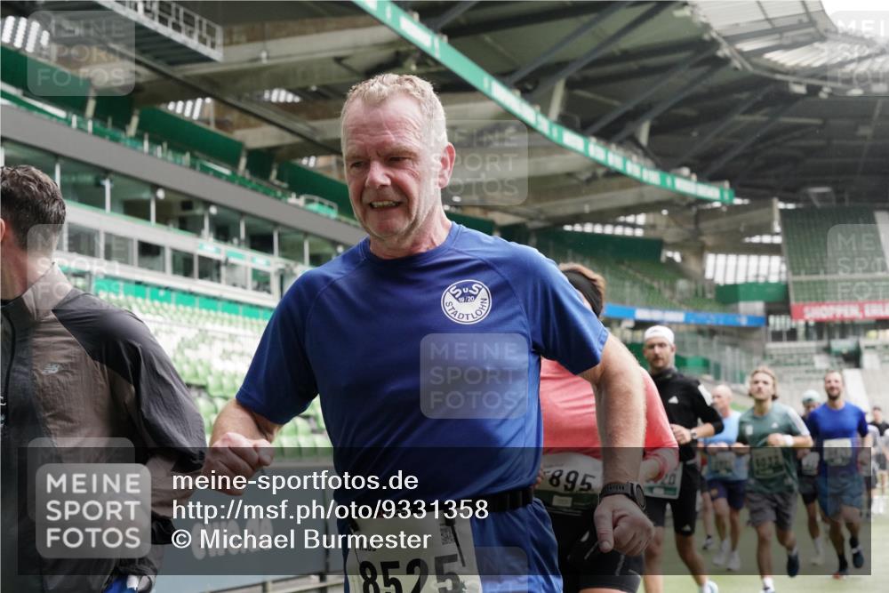 05.10.2025 - 20. swb-Marathon Bremen Michael Burmester http://msf.ph/oto/9331358 05.10.2025 13:04:40 Laufen im Stadion 100, 360, 421, 470, 490, 607, 712, 1012, 1019, 1061, 1080, 1084, 1132, 1413, 1468, 1478, 1695, 1746, 1765, 1834, 1852, 1914, 1997, 2009, 2086, 2333, 2399, 2536, 2584, 2617, 2664, 2802, 2901, 2989, 3008, 3216, 3346, 3413, 3433, 3445, 3483, 3485, 3561, 3658, 3901, 4001, 4005, 4187, 4241, 4243, 4244, 4335, 4501, 4524, 4627, 4634, 4637, 4638, 4671, 4757, 4793, 4803, 4838, 4840, 4858, 4928, 5082, 5212, 5247, 5286, 5295, 5343, 5446, 5464, 5832, 5969, 6011, 6287, 1336 meine-sportfotos.de
