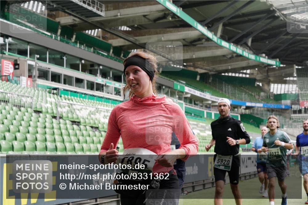 05.10.2025 - 20. swb-Marathon Bremen Michael Burmester http://msf.ph/oto/9331362 05.10.2025 13:04:41 Laufen im Stadion 100, 360, 421, 470, 490, 607, 712, 1012, 1019, 1061, 1080, 1084, 1132, 1413, 1468, 1478, 1695, 1746, 1765, 1834, 1852, 1914, 1997, 2009, 2086, 2333, 2399, 2536, 2584, 2617, 2664, 2802, 2901, 2989, 3008, 3216, 3346, 3413, 3433, 3445, 3483, 3561, 3658, 3901, 4001, 4005, 4187, 4241, 4243, 4244, 4335, 4501, 4524, 4627, 4634, 4637, 4638, 4671, 4757, 4793, 4803, 4838, 4840, 4858, 4928, 5082, 5212, 5247, 5286, 5295, 5343, 5446, 5464, 5832, 5969, 6011, 6287, 1336 meine-sportfotos.de