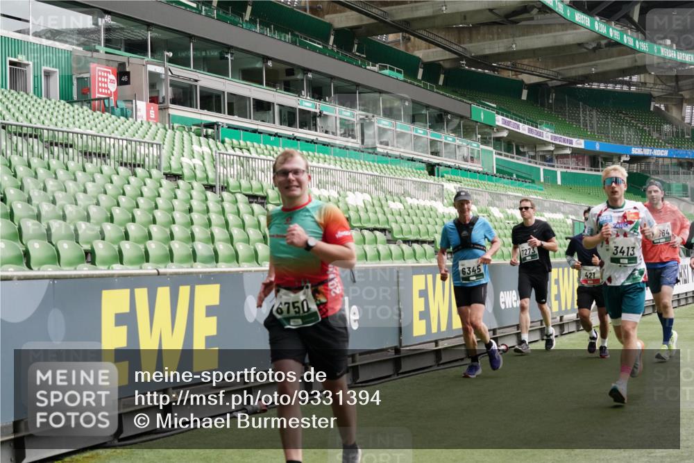 05.10.2025 - 20. swb-Marathon Bremen Michael Burmester http://msf.ph/oto/9331394 05.10.2025 13:04:46 Laufen im Stadion 100, 190, 199, 406, 421, 470, 490, 607, 712, 858, 1012, 1061, 1080, 1084, 1132, 1404, 1455, 1468, 1478, 1480, 1746, 1765, 1834, 1852, 1914, 1997, 2009, 2086, 2333, 2399, 2536, 2584, 2617, 2664, 2802, 2901, 2989, 3008, 3216, 3346, 3413, 3433, 3445, 3483, 3561, 3658, 3901, 4001, 4005, 4187, 4241, 4243, 4244, 4501, 4524, 4627, 4634, 4637, 4638, 4671, 4757, 4803, 4838, 4840, 4855, 4858, 4928, 5082, 5212, 5247, 5286, 5295, 5446, 5464, 5614, 5832, 5969, 6287 meine-sportfotos.de
