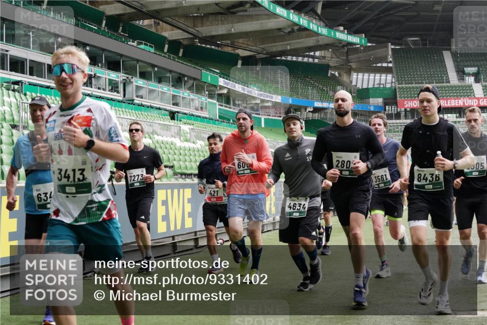 05.10.2025 - 20. swb-Marathon Bremen Michael Burmester http://msf.ph/oto/9331402 05.10.2025 13:04:47 Laufen im Stadion 100, 190, 199, 406, 421, 470, 490, 607, 712, 858, 1012, 1061, 1080, 1084, 1132, 1404, 1455, 1468, 1478, 1480, 1746, 1765, 1834, 1852, 1914, 1997, 2009, 2086, 2333, 2399, 2536, 2584, 2617, 2664, 2802, 2901, 2989, 3008, 3216, 3346, 3378, 3413, 3433, 3445, 3483, 3561, 3658, 3901, 4001, 4187, 4241, 4243, 4244, 4376, 4501, 4524, 4627, 4634, 4637, 4638, 4671, 4757, 4803, 4838, 4840, 4855, 4858, 4928, 5082, 5212, 5247, 5286, 5295, 5446, 5464, 5614, 5832, 5969, 6287 meine-sportfotos.de