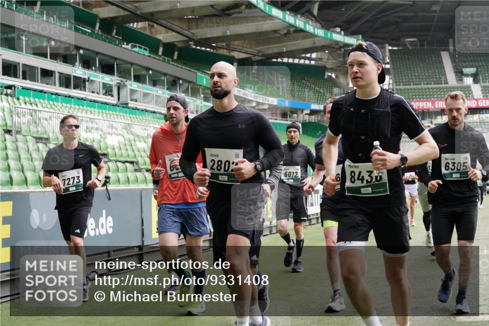 05.10.2025 - 20. swb-Marathon Bremen Michael Burmester http://msf.ph/oto/9331408 05.10.2025 13:04:48 Laufen im Stadion 100, 190, 199, 406, 421, 470, 490, 607, 712, 858, 924, 1012, 1061, 1080, 1132, 1404, 1455, 1478, 1480, 1746, 1765, 1834, 1852, 1914, 1997, 2009, 2086, 2333, 2399, 2536, 2584, 2617, 2664, 2802, 2901, 2989, 3008, 3049, 3216, 3346, 3378, 3380, 3413, 3433, 3445, 3483, 3561, 3658, 3901, 4001, 4187, 4241, 4243, 4244, 4376, 4501, 4524, 4627, 4634, 4637, 4638, 4671, 4757, 4803, 4838, 4840, 4855, 4858, 4928, 5082, 5212, 5247, 5286, 5295, 5446, 5464, 5614, 5832, 5904, 5969, 6287 meine-sportfotos.de