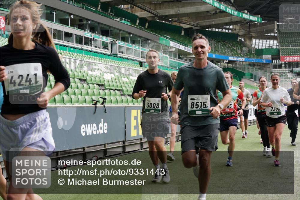 05.10.2025 - 20. swb-Marathon Bremen Michael Burmester http://msf.ph/oto/9331443 05.10.2025 13:04:55 Laufen im Stadion 100, 190, 199, 406, 421, 470, 490, 607, 678, 712, 858, 924, 1012, 1061, 1080, 1132, 1404, 1455, 1478, 1480, 1545, 1746, 1765, 1834, 1852, 1867, 1990, 1997, 2009, 2086, 2190, 2333, 2399, 2536, 2584, 2604, 2617, 2664, 2802, 2901, 2935, 2989, 3008, 3049, 3216, 3346, 3378, 3380, 3413, 3433, 3445, 3483, 3561, 3658, 3799, 3901, 4001, 4055, 4187, 4207, 4241, 4243, 4244, 4376, 4501, 4627, 4634, 4671, 4757, 4803, 4838, 4855, 4858, 4928, 5082, 5247, 5286, 5295, 5446, 5464, 5614, 5904 meine-sportfotos.de