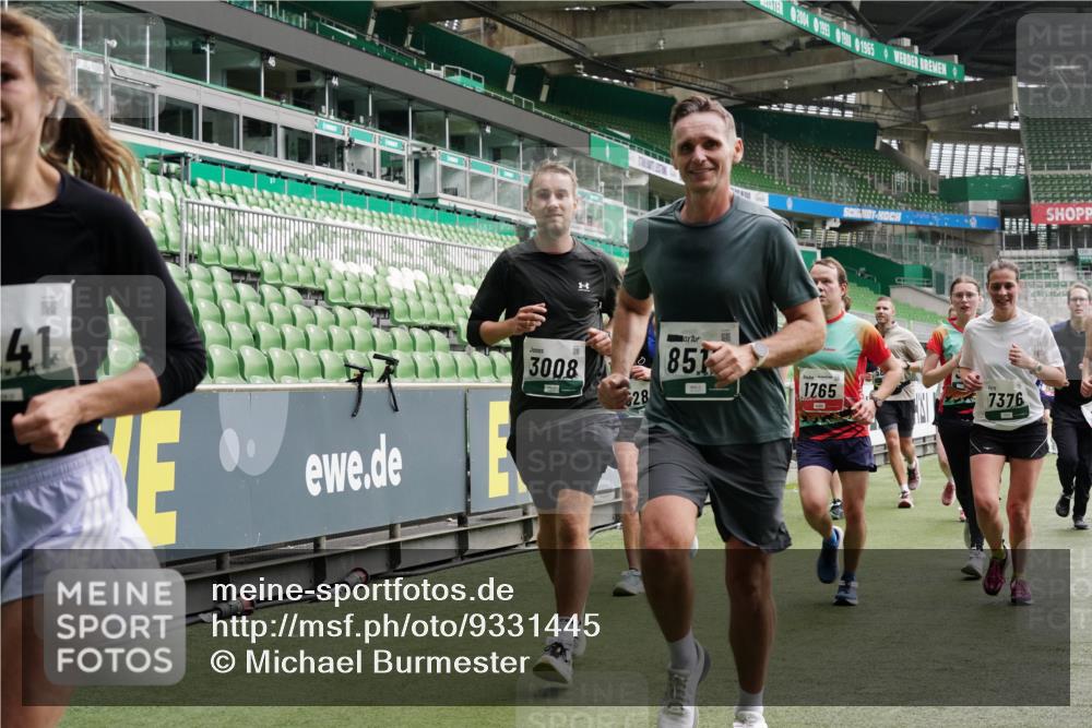 05.10.2025 - 20. swb-Marathon Bremen Michael Burmester http://msf.ph/oto/9331445 05.10.2025 13:04:55 Laufen im Stadion 100, 190, 199, 406, 421, 470, 490, 607, 678, 712, 858, 924, 1012, 1061, 1080, 1132, 1404, 1455, 1478, 1480, 1545, 1746, 1765, 1834, 1852, 1867, 1990, 1997, 2009, 2086, 2190, 2333, 2399, 2536, 2584, 2604, 2617, 2664, 2802, 2901, 2935, 2989, 3008, 3049, 3216, 3346, 3378, 3380, 3413, 3433, 3445, 3483, 3561, 3658, 3799, 3901, 4001, 4055, 4187, 4207, 4241, 4243, 4244, 4376, 4501, 4627, 4634, 4671, 4757, 4803, 4838, 4855, 4858, 4928, 5082, 5247, 5286, 5295, 5446, 5464, 5614, 5904 meine-sportfotos.de